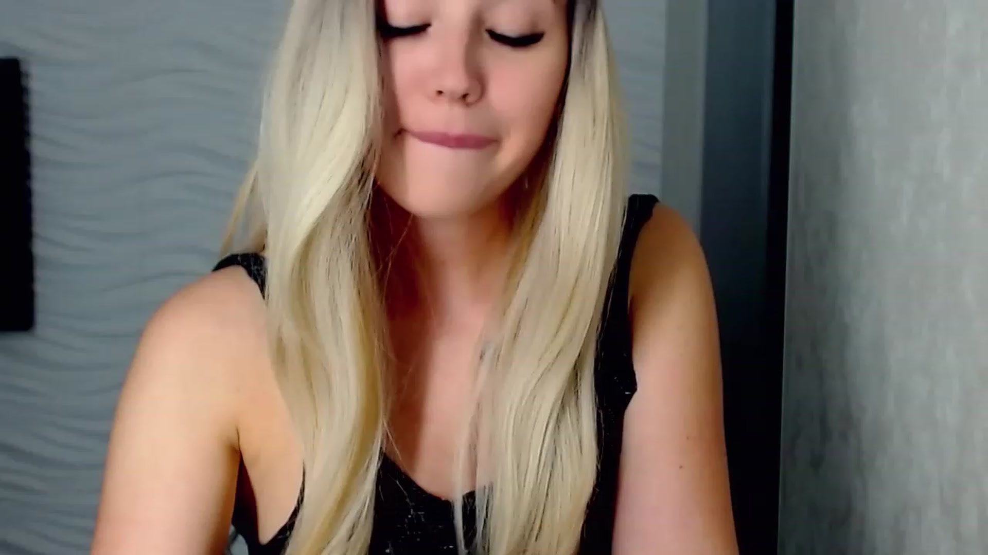Gallery image thumbnail from SinfulAngelll's myfreecams stream on, 07/19/2023, 16:13 image 14 of 20