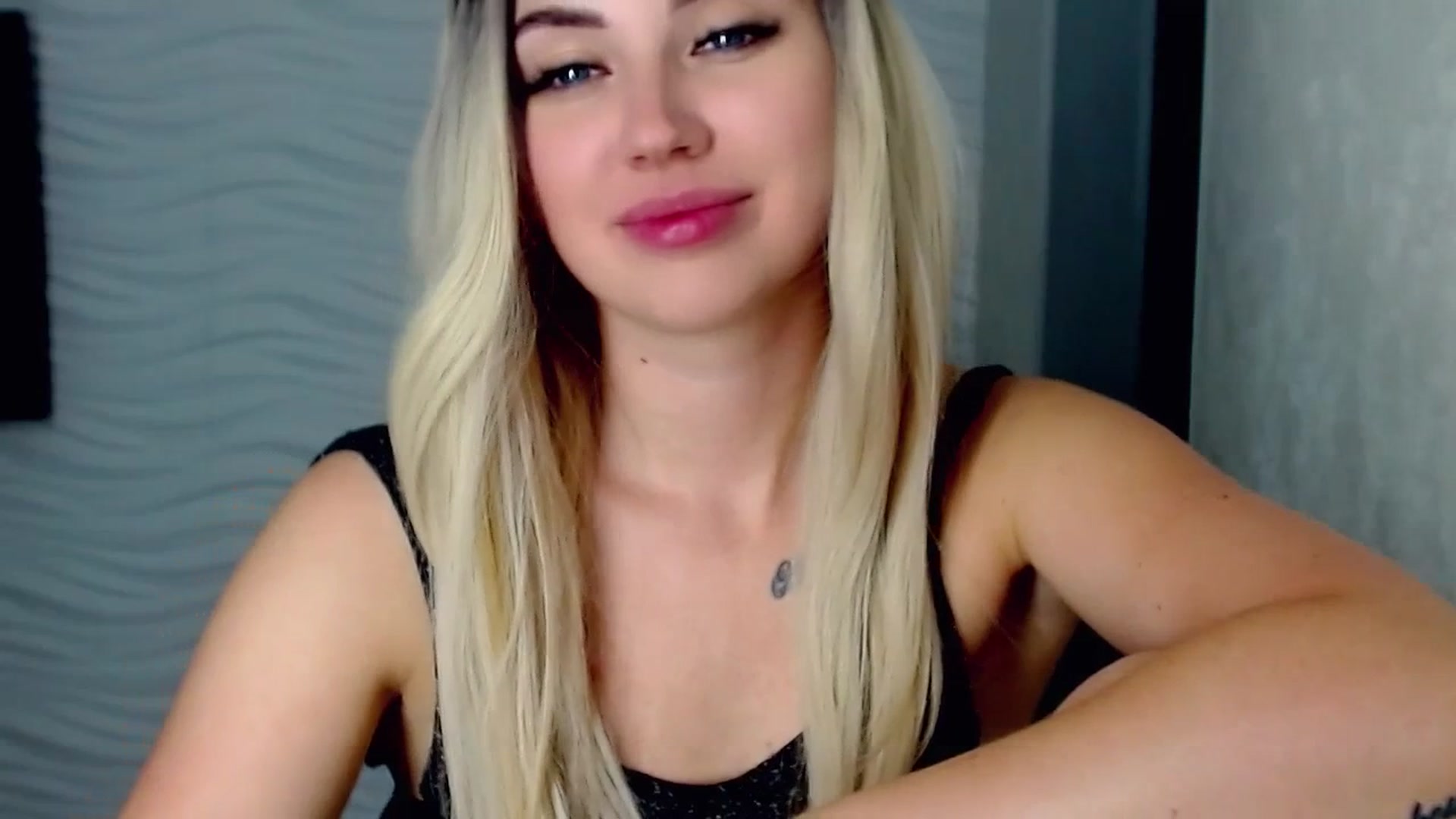 Gallery image thumbnail from SinfulAngelll's myfreecams stream on, 07/19/2023, 17:16 image 17 of 20