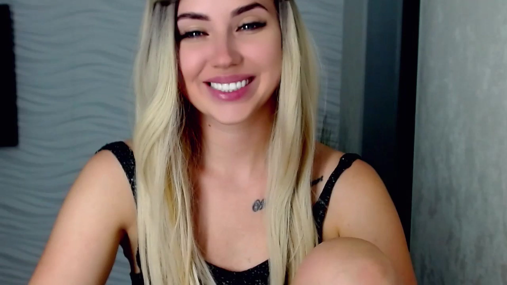 Gallery image thumbnail from SinfulAngelll's myfreecams stream on, 07/19/2023, 17:16 image 18 of 20