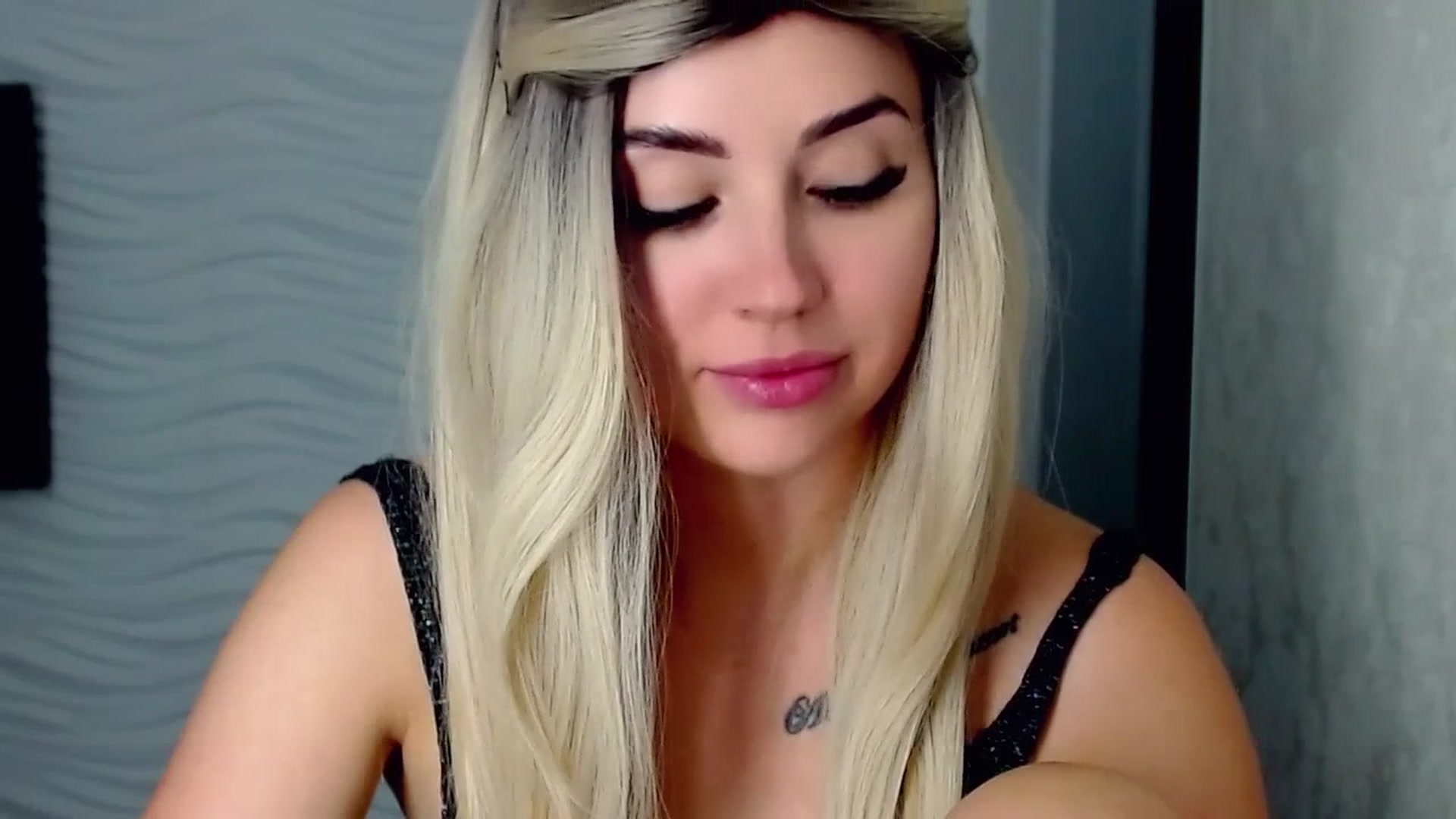 Gallery image thumbnail from SinfulAngelll's myfreecams stream on, 07/19/2023, 17:33 image 19 of 20