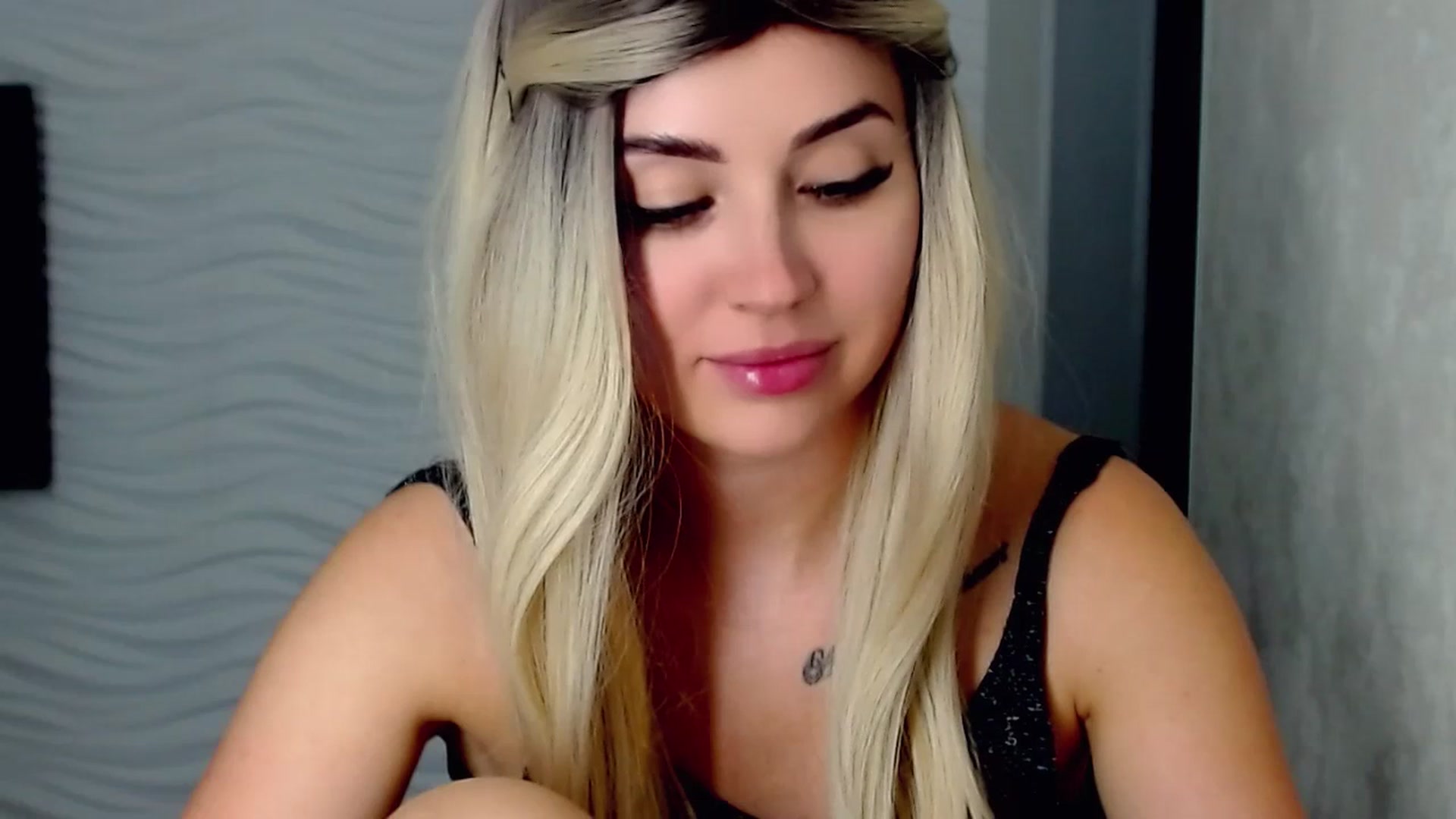 Gallery image thumbnail from SinfulAngelll's myfreecams stream on, 07/19/2023, 17:33 image 13 of 20