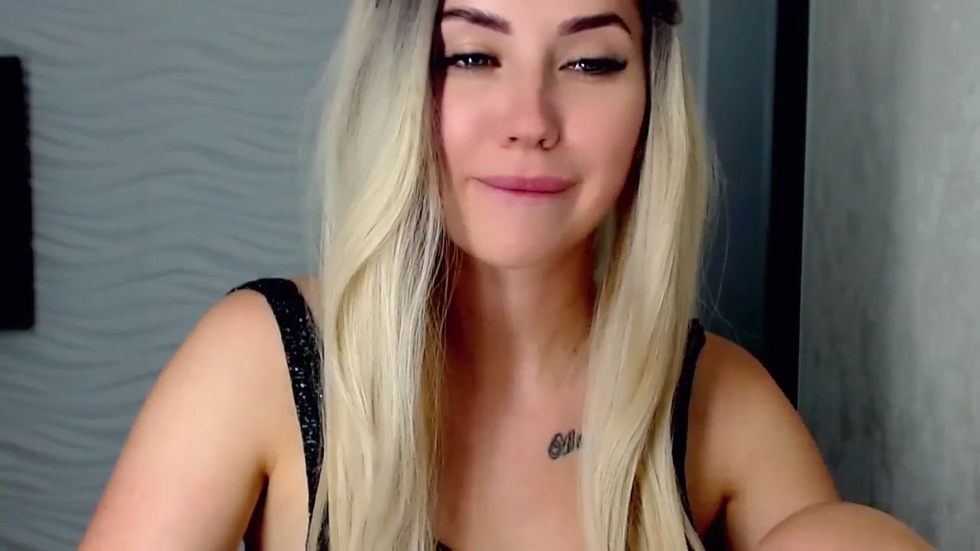 Gallery image thumbnail from SinfulAngelll's myfreecams stream on, 07/19/2023, 17:33 image 18 of 20