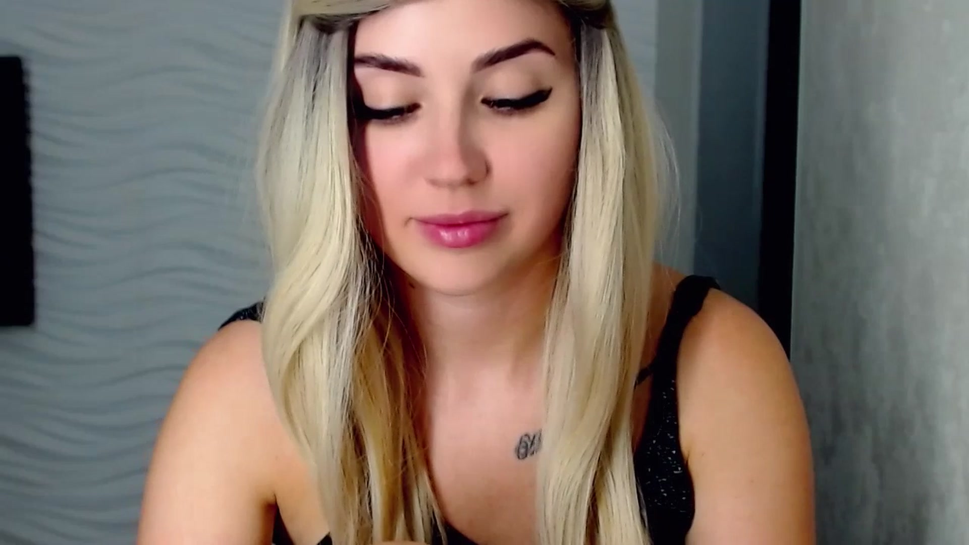 Gallery image thumbnail from SinfulAngelll's myfreecams stream on, 07/19/2023, 17:33 image 10 of 20