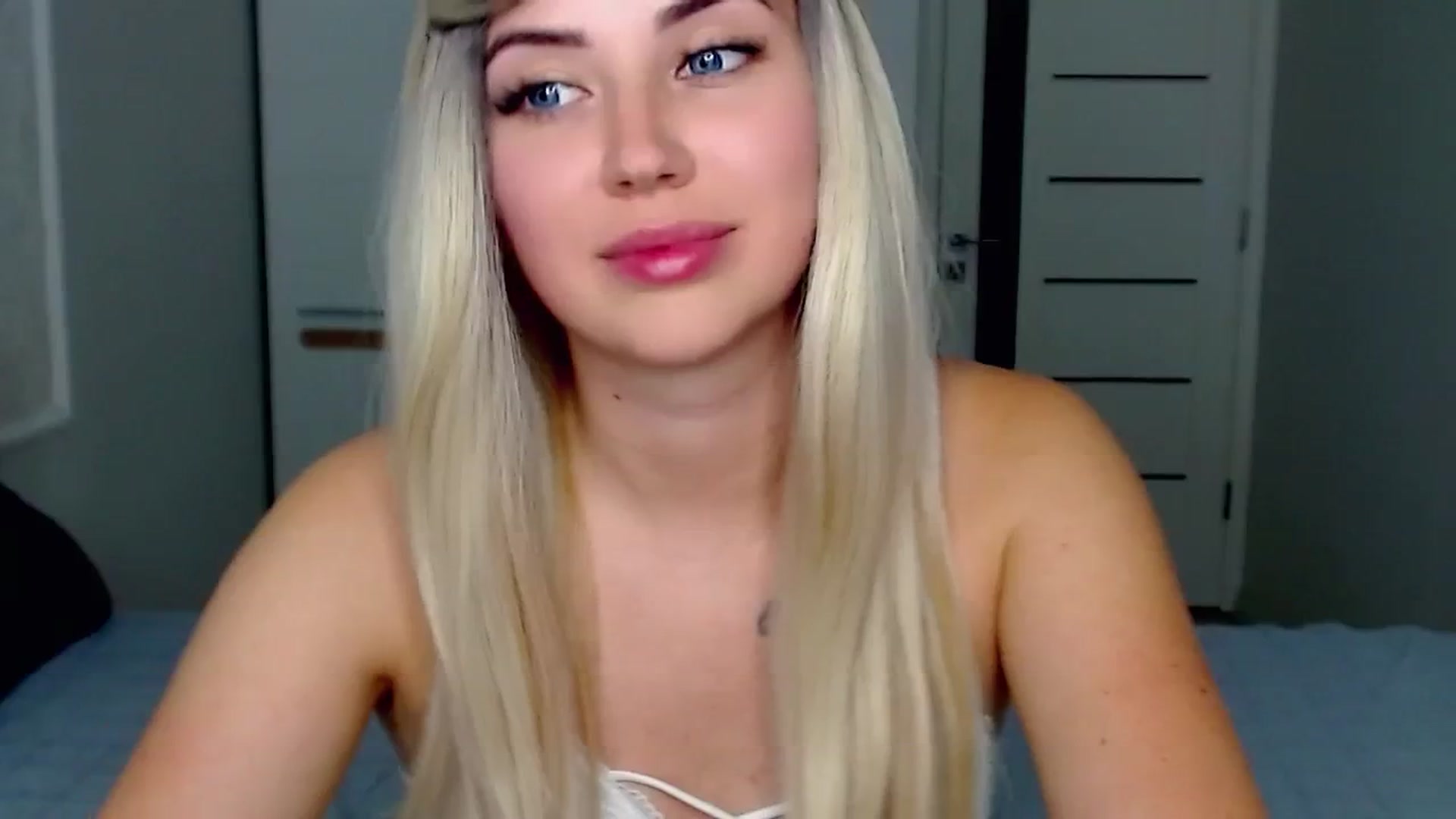 Gallery image thumbnail from SinfulAngelll's myfreecams stream on, 08/03/2023, 22:27 image 14 of 20