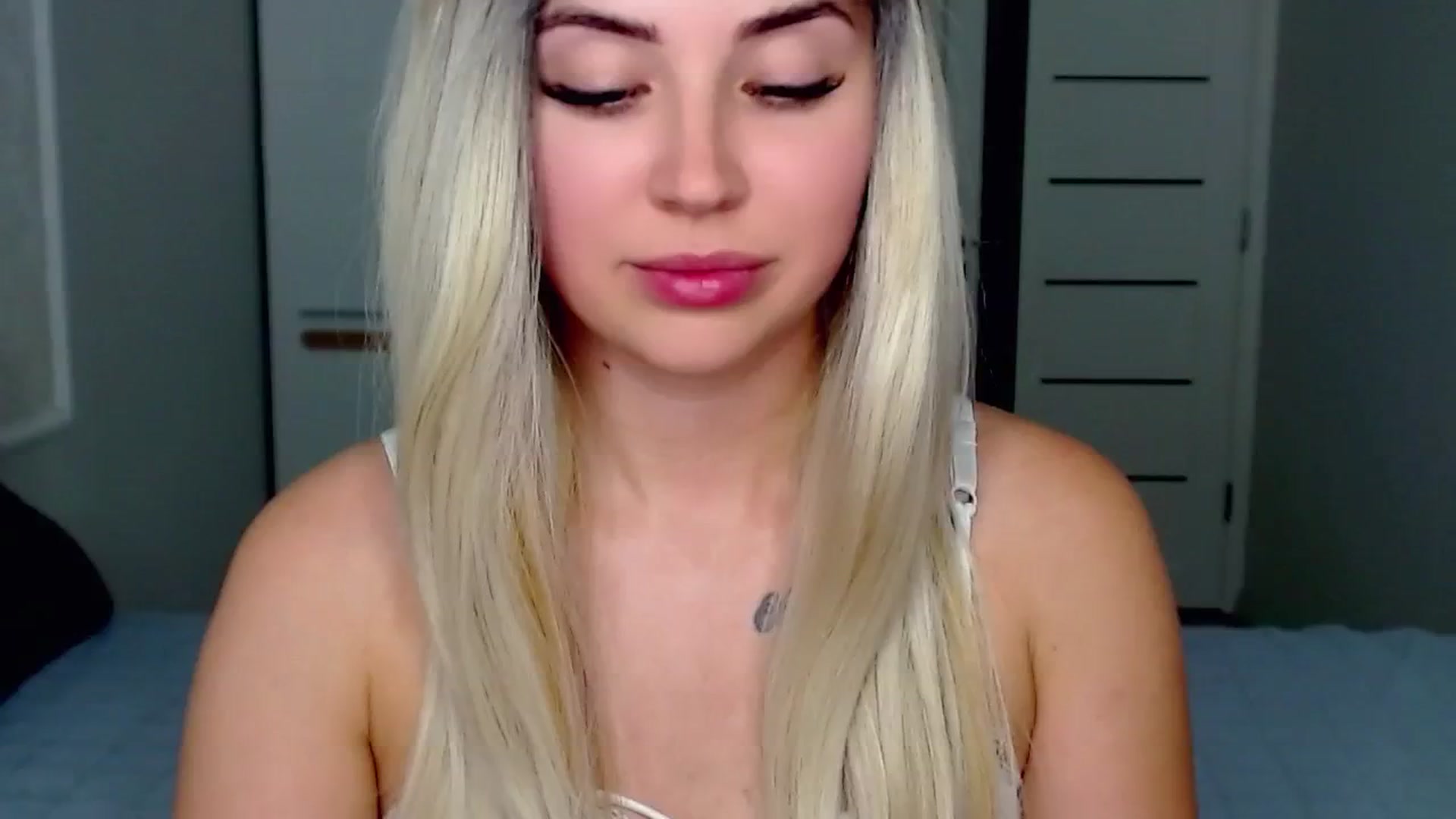 Gallery image thumbnail from SinfulAngelll's myfreecams stream on, 08/03/2023, 22:27 image 16 of 20