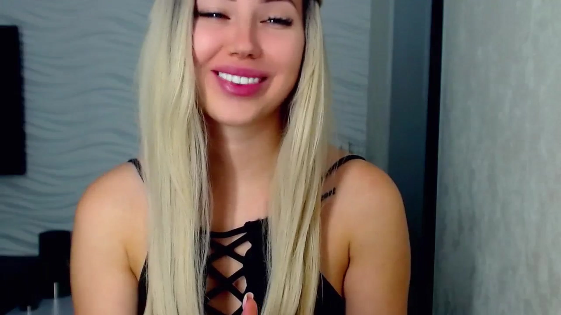 Gallery image thumbnail from SinfulAngelll's myfreecams stream on, 10/19/2023, 10:15 image 15 of 20