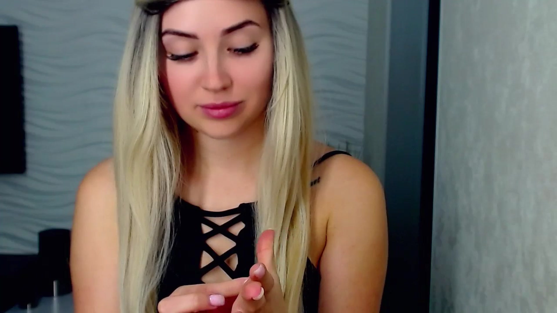 Gallery image thumbnail from SinfulAngelll's myfreecams stream on, 10/19/2023, 10:15 image 17 of 20