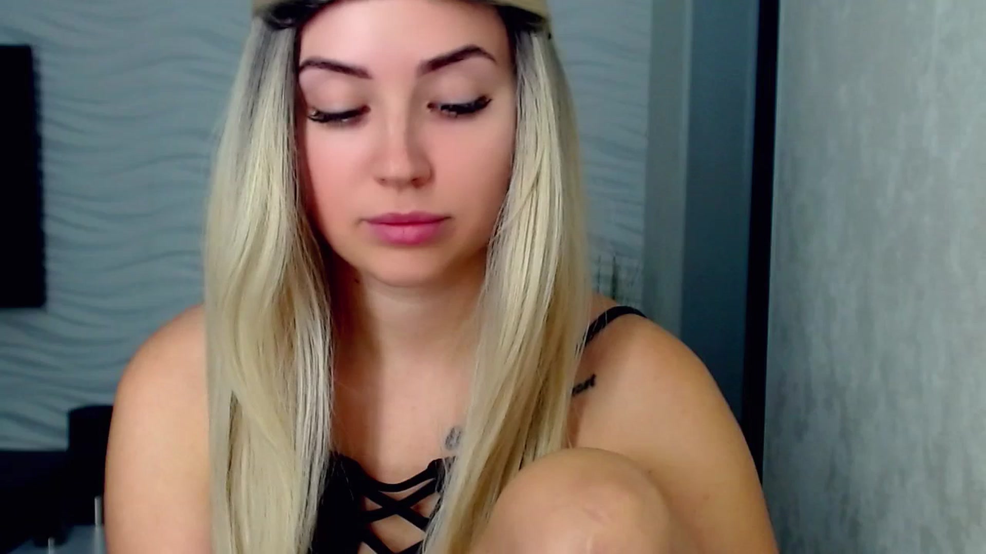 Gallery image thumbnail from SinfulAngelll's myfreecams stream on, 10/19/2023, 10:15 image 8 of 20