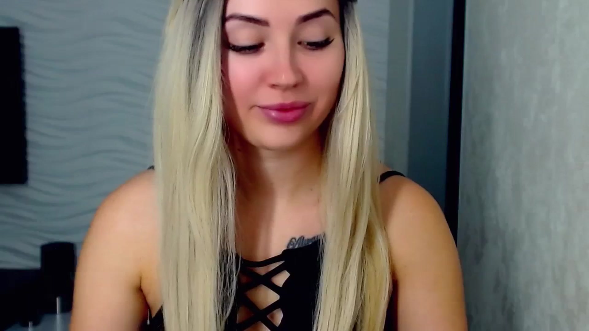 Gallery image thumbnail from SinfulAngelll's myfreecams stream on, 10/19/2023, 10:15 image 13 of 20