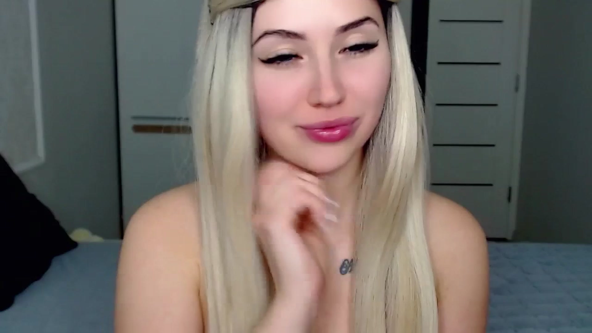 Gallery image thumbnail from SinfulAngelll's myfreecams stream on, 03/16/2024, 17:28 image 18 of 20