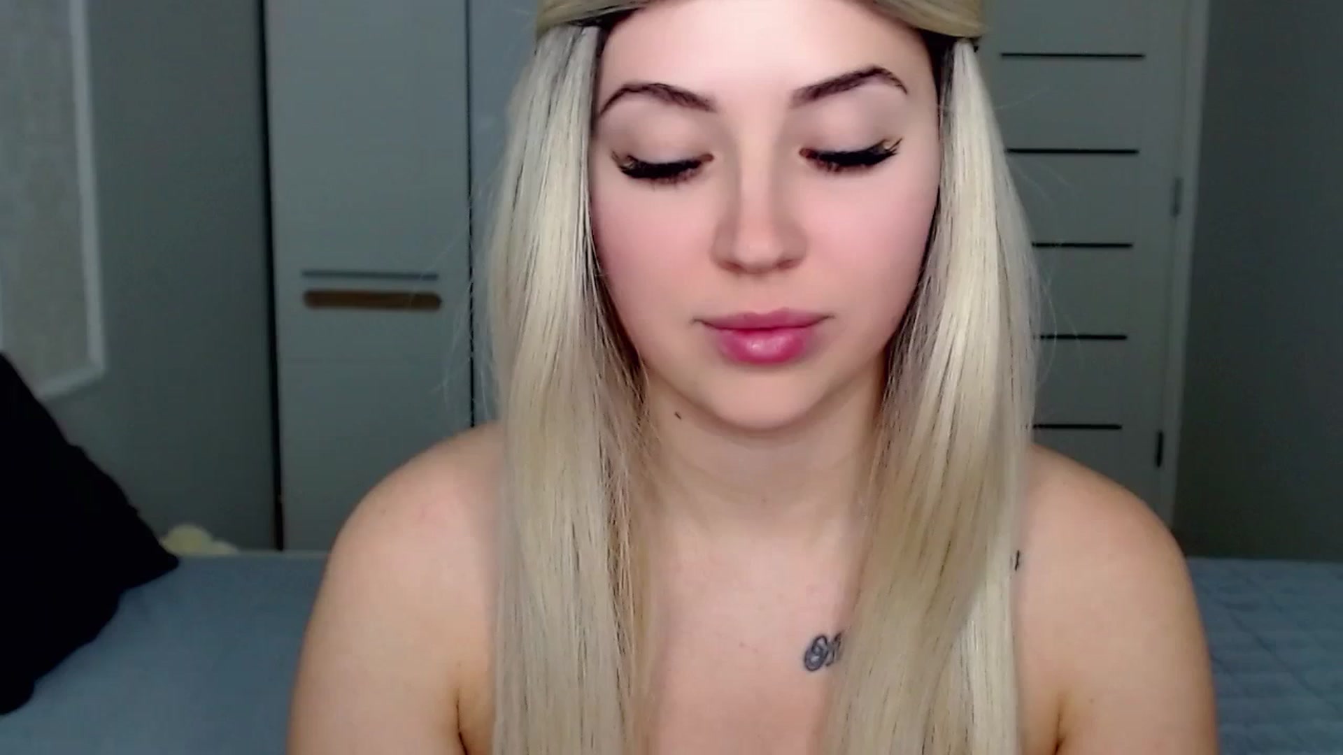 Gallery image thumbnail from SinfulAngelll's myfreecams stream on, 03/16/2024, 17:28 image 12 of 20