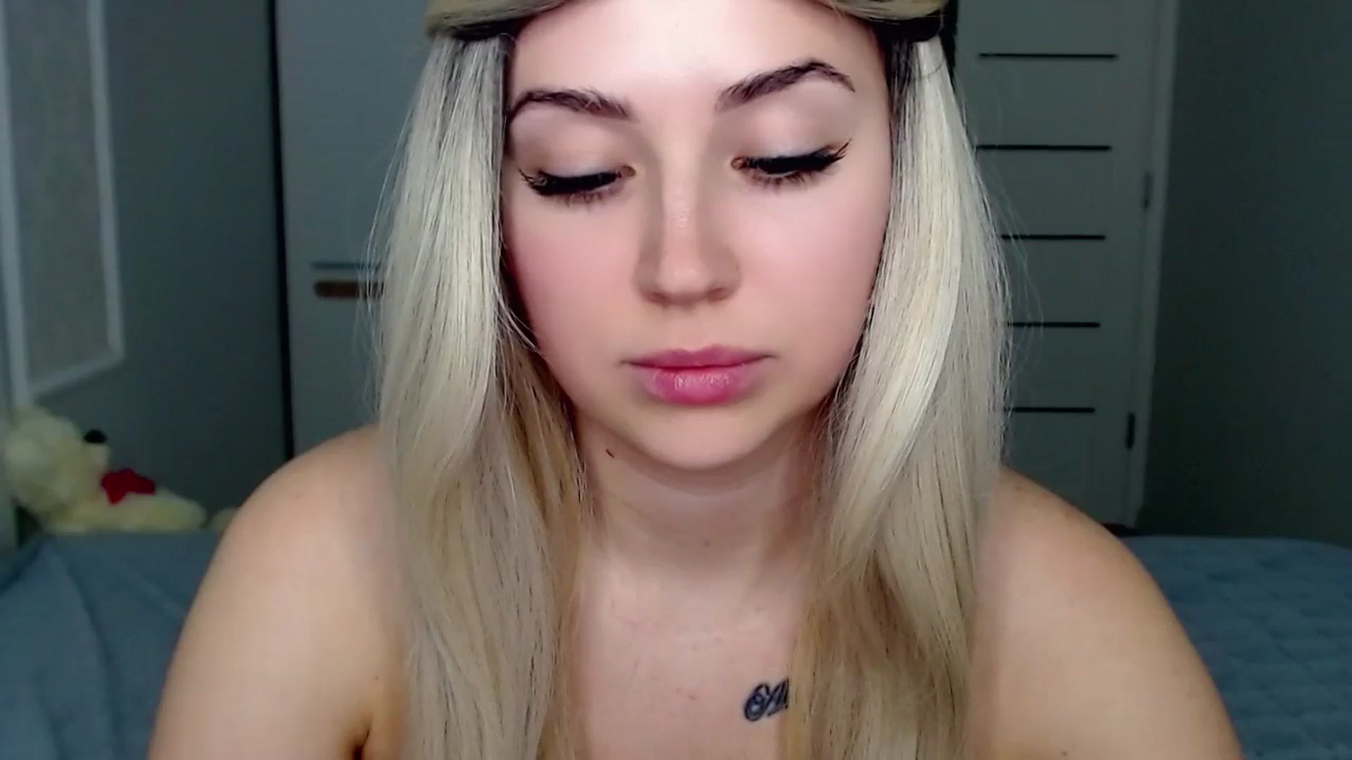 Gallery image thumbnail from SinfulAngelll's myfreecams stream on, 03/17/2024, 14:33 image 15 of 20