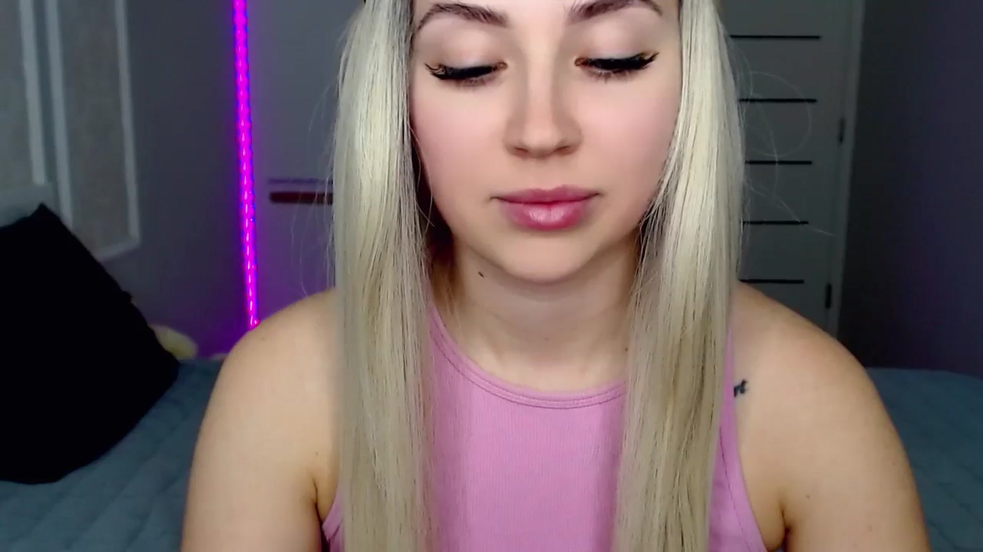 Gallery image thumbnail from SinfulAngelll's myfreecams stream on, 03/18/2024, 15:47 image 17 of 20