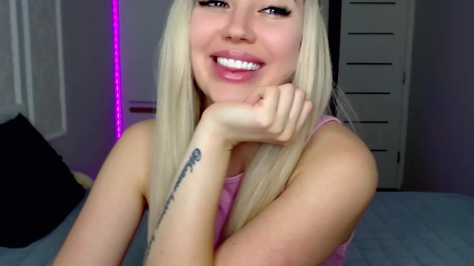 Gallery image thumbnail from SinfulAngelll's myfreecams stream on, 03/18/2024, 15:47 image 3 of 20