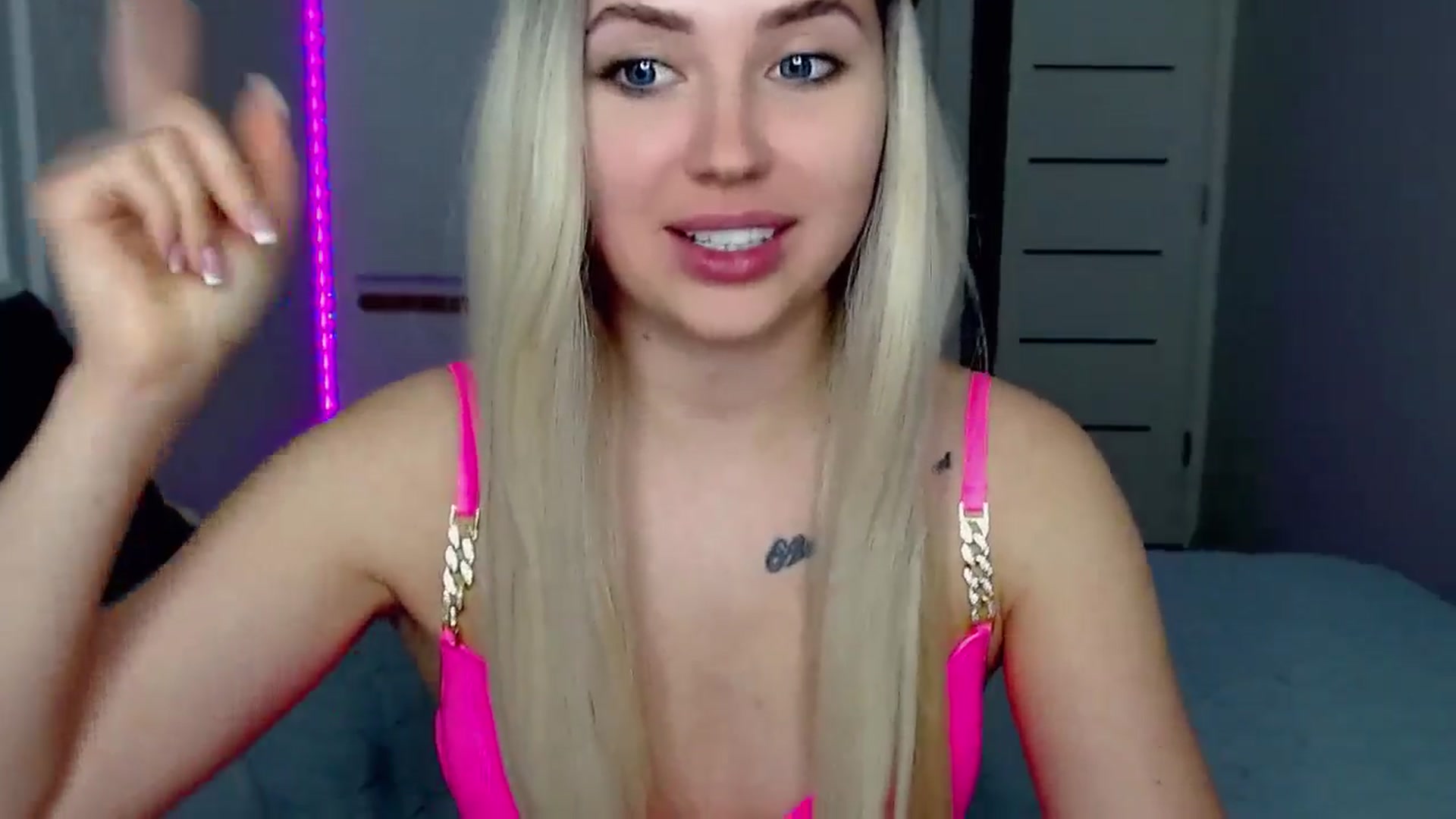 Gallery image thumbnail from SinfulAngelll's myfreecams stream on, 05/18/2024, 15:29 image 10 of 20