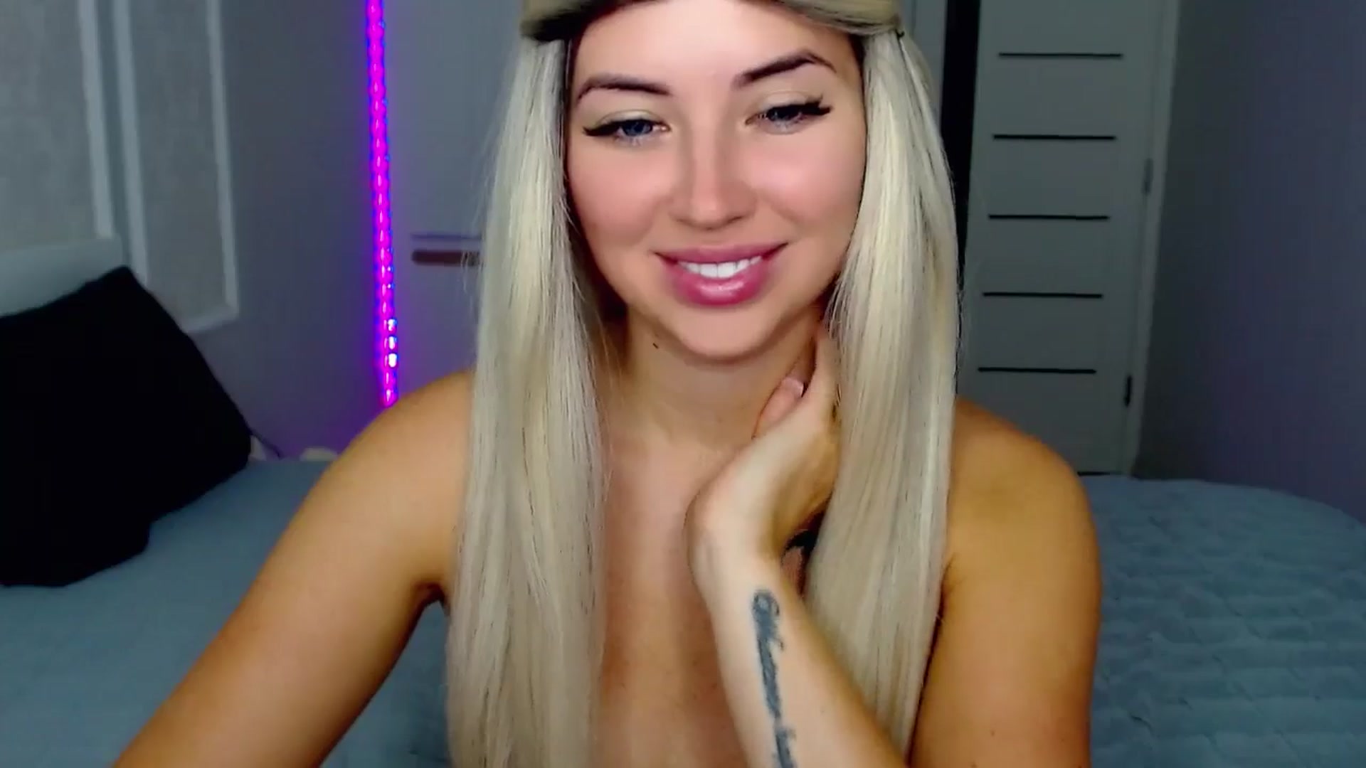 Gallery image thumbnail from SinfulAngelll's myfreecams stream on, 08/12/2024, 08:38 image 18 of 20