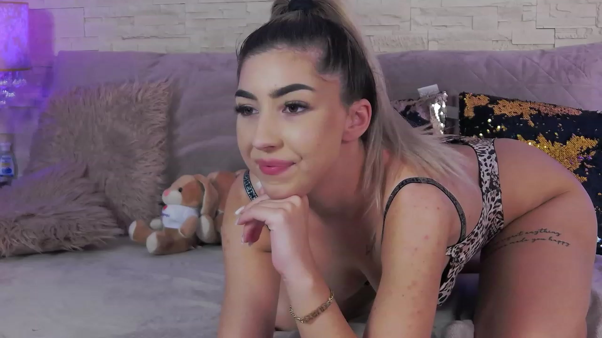 Gallery image thumbnail from SinfullKaty's myfreecams stream on, 11/23/2022, 15:58 image 1 of 20