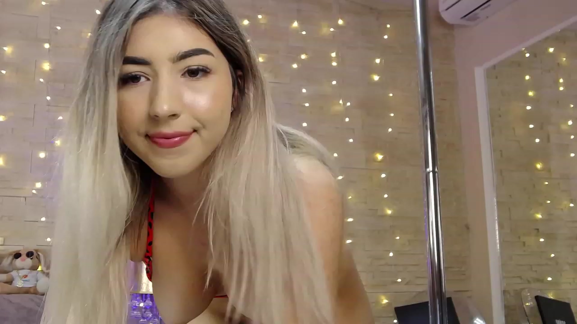 Gallery image thumbnail from SinfullKaty's myfreecams stream on, 12/07/2022, 09:31 image 3 of 20