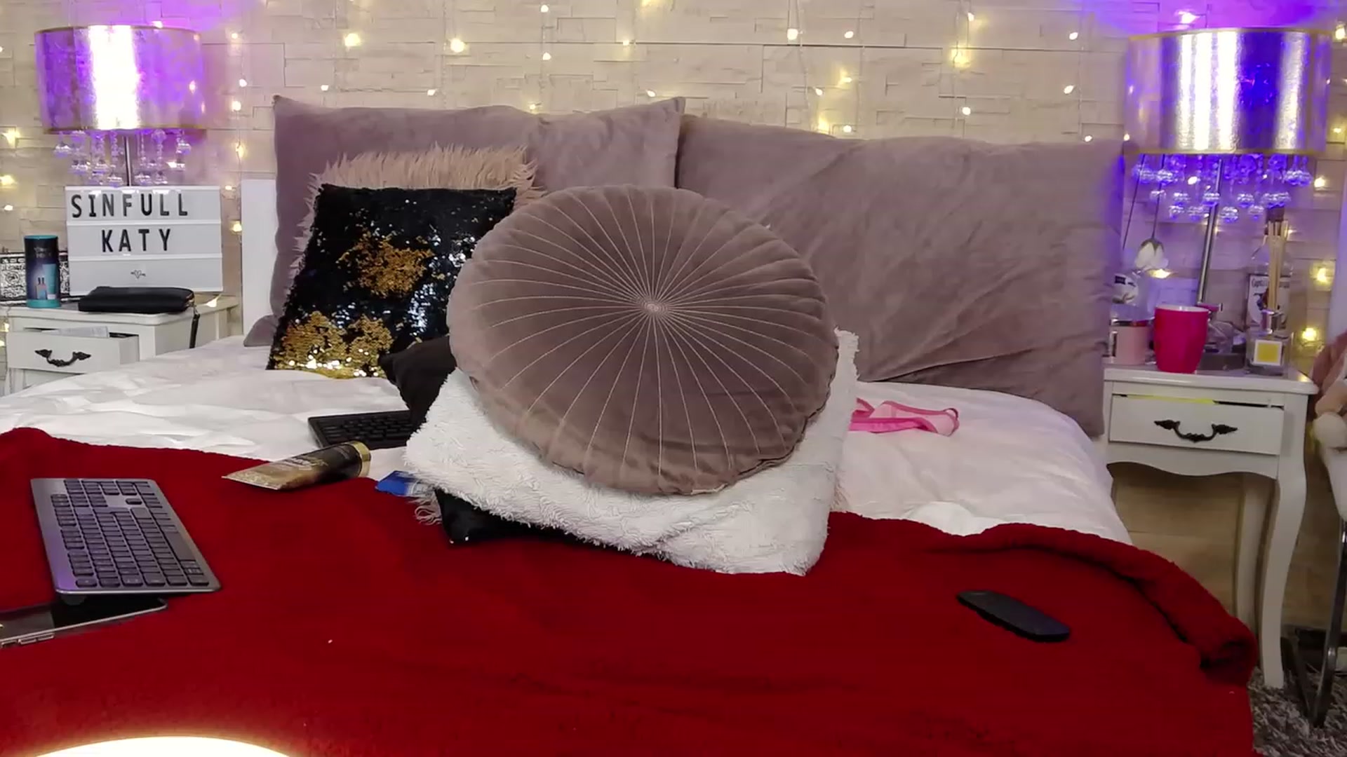 Gallery image thumbnail from SinfullKaty's myfreecams stream on, 12/10/2022, 09:59 image 20 of 20