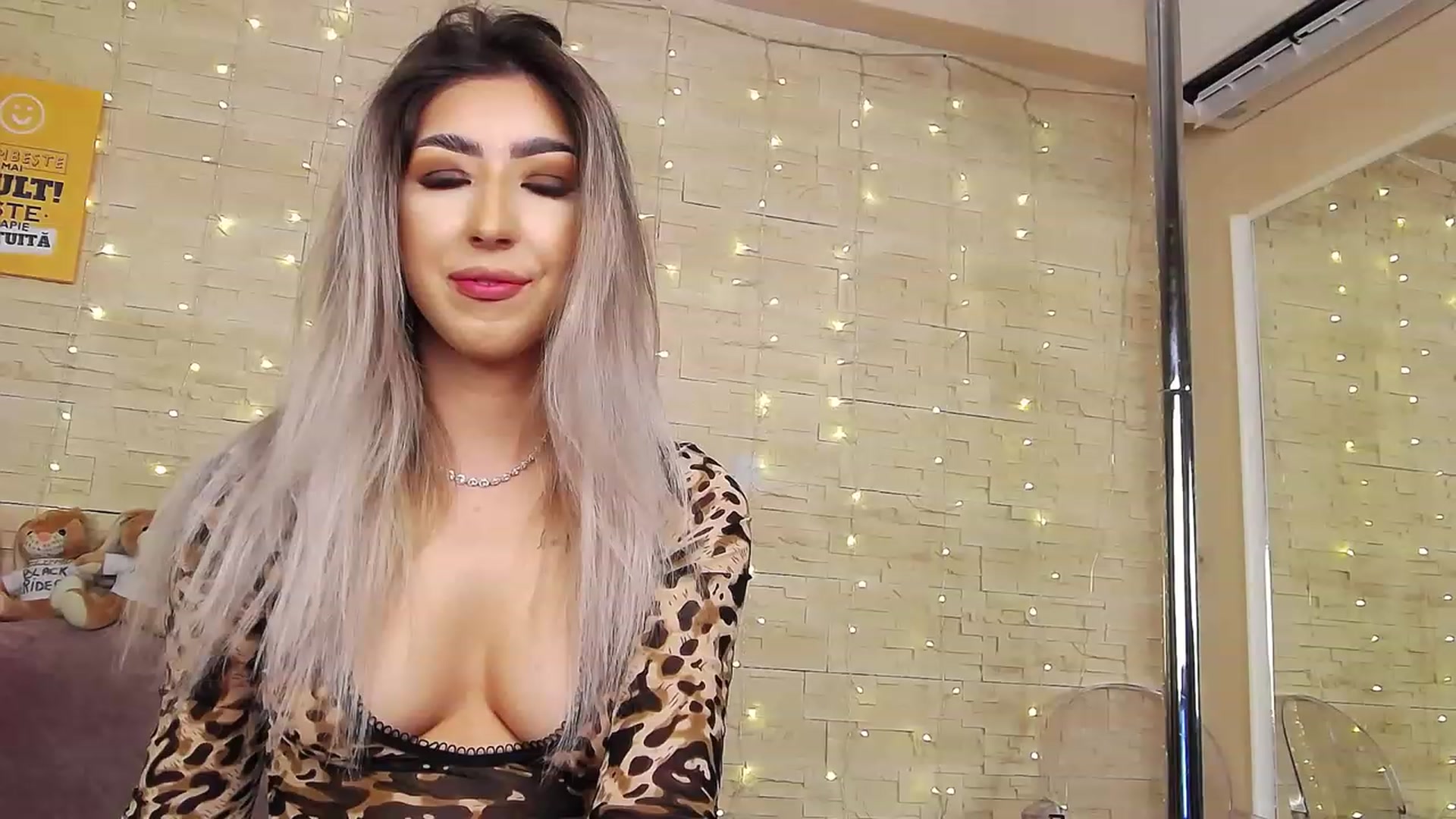 Gallery image thumbnail from SinfullKaty's myfreecams stream on, 02/01/2023, 08:12 image 18 of 20