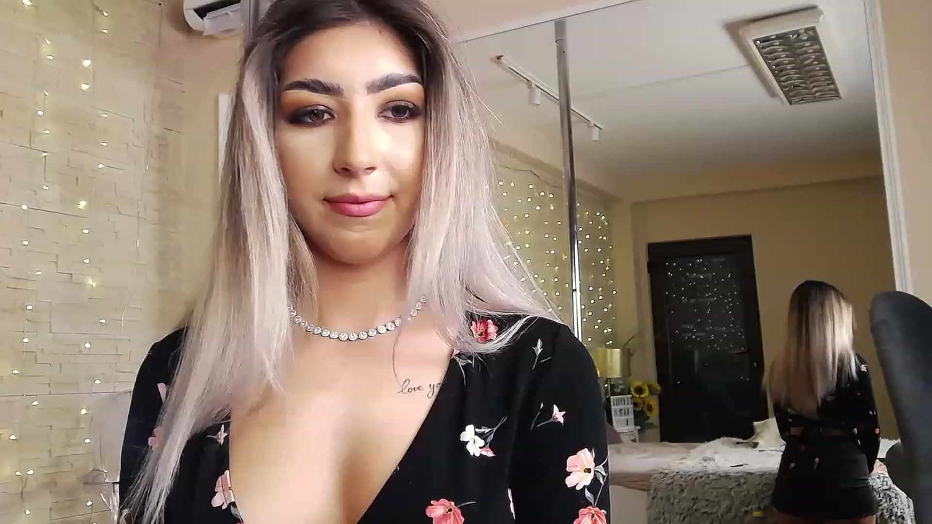 Gallery image thumbnail from SinfullKaty's myfreecams stream on, 02/01/2023, 14:37 image 17 of 20