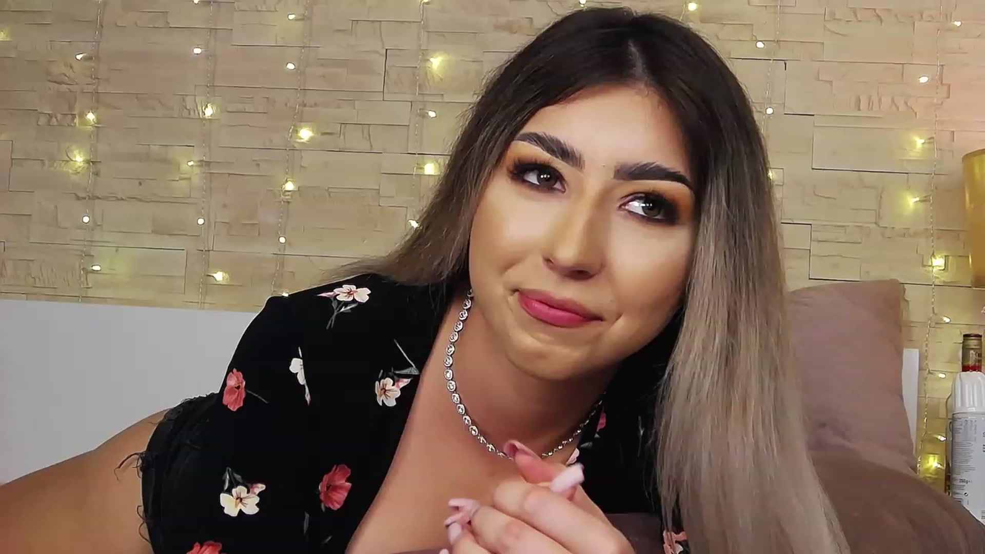 Gallery image thumbnail from SinfullKaty's myfreecams stream on, 02/01/2023, 16:00 image 17 of 20