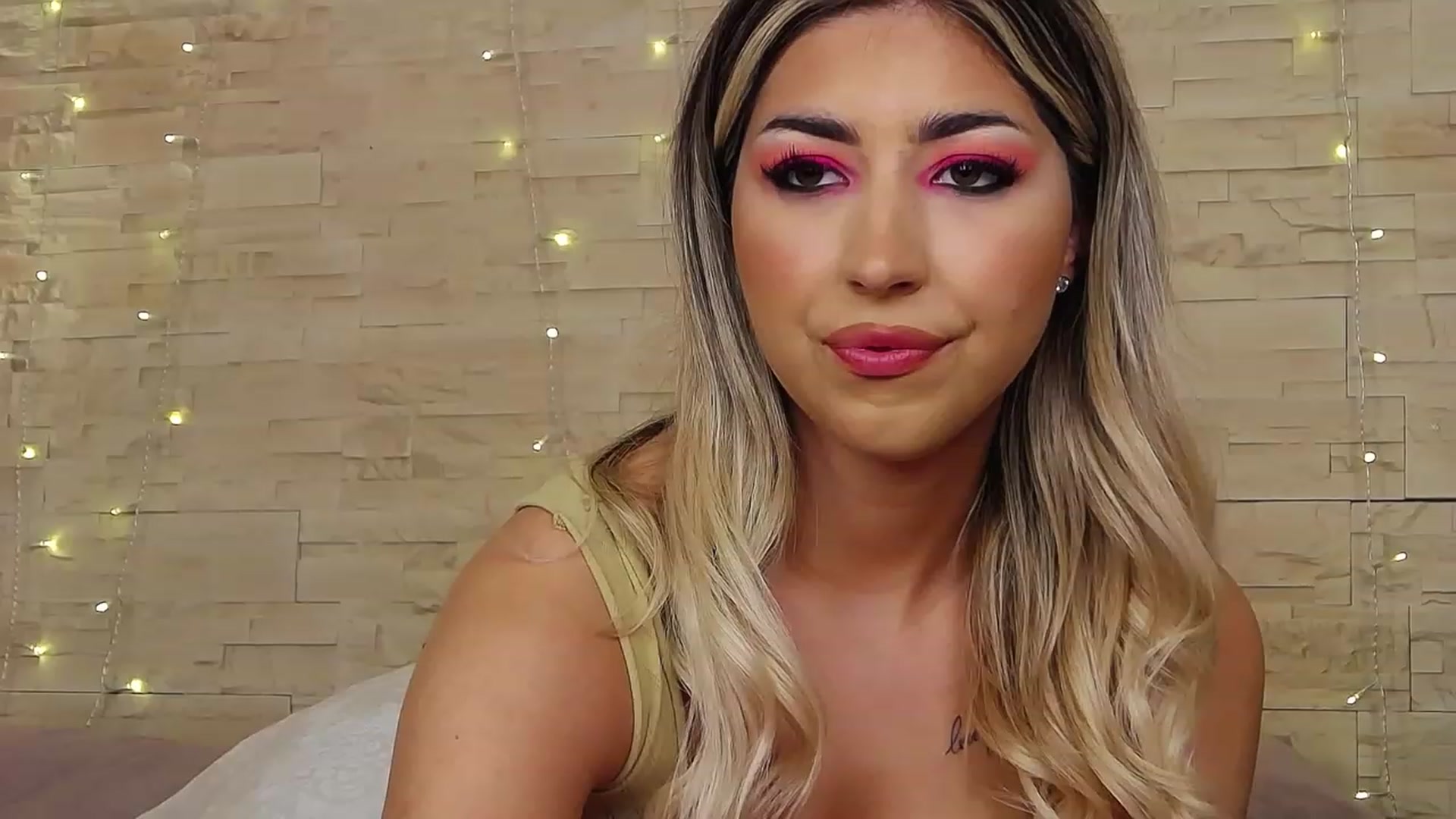 Gallery image thumbnail from SinfullKaty's myfreecams stream on, 04/04/2023, 14:43 image 1 of 20