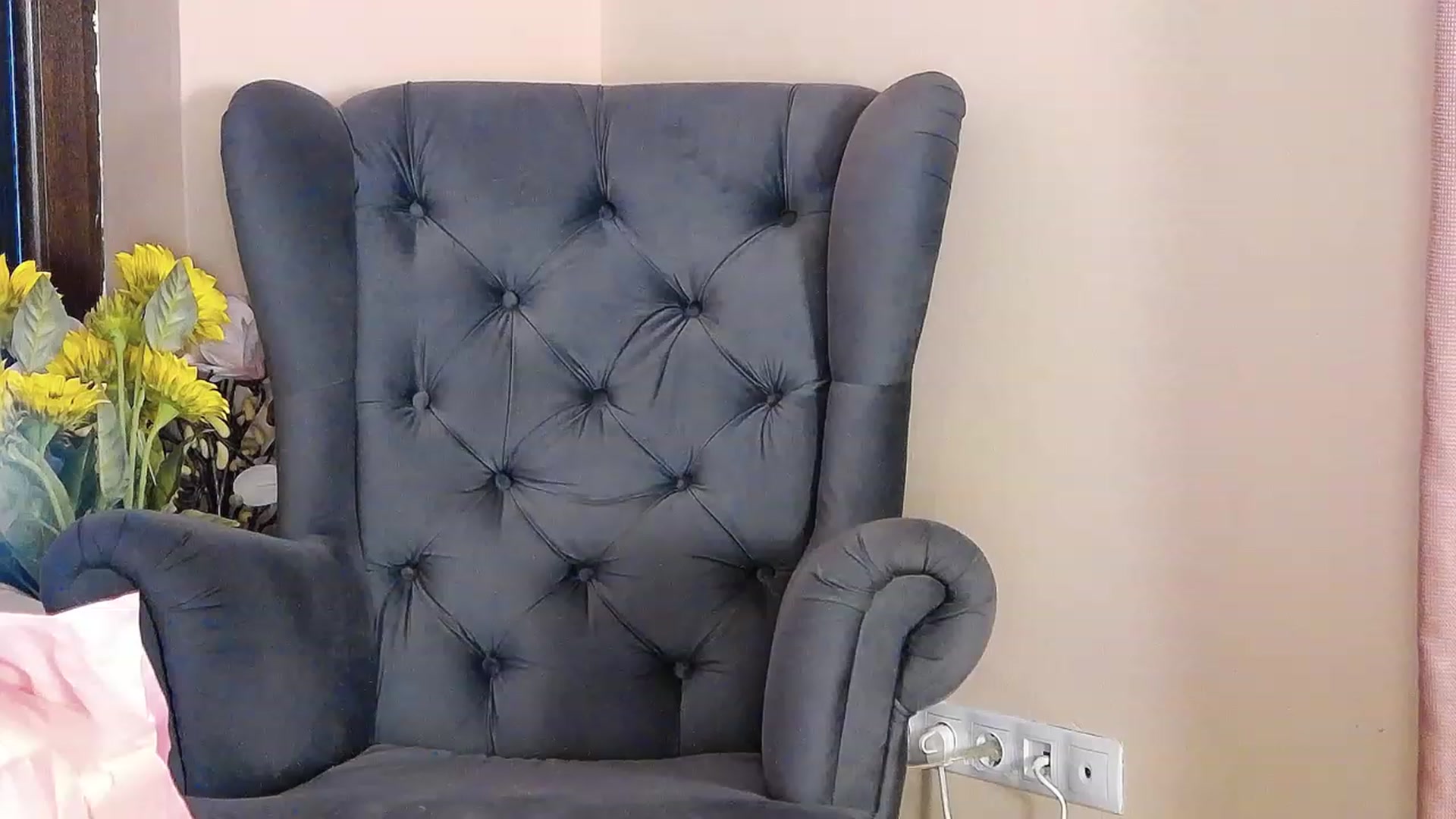 Gallery image thumbnail from SinfullKaty's myfreecams stream on, 06/16/2023, 08:03 image 9 of 20