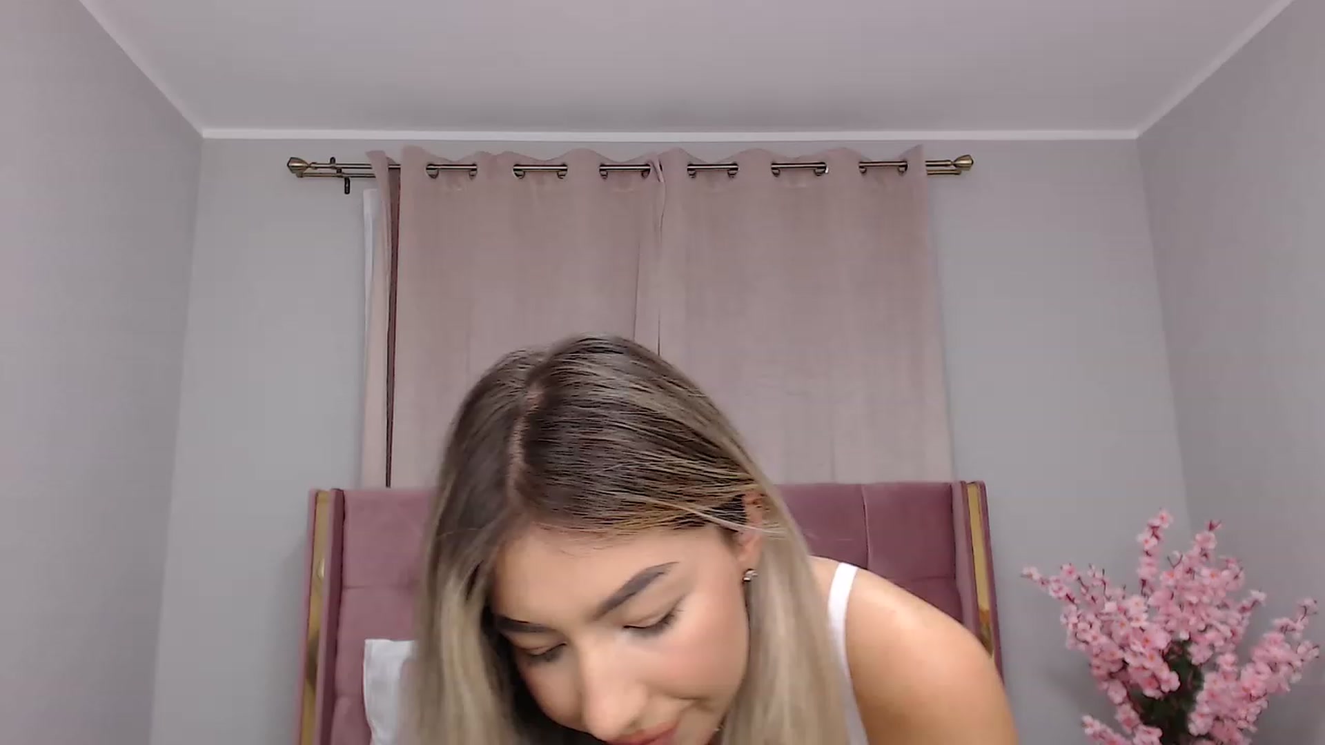 Gallery image thumbnail from SinfullKaty's myfreecams stream on, 09/05/2023, 15:13 image 13 of 20