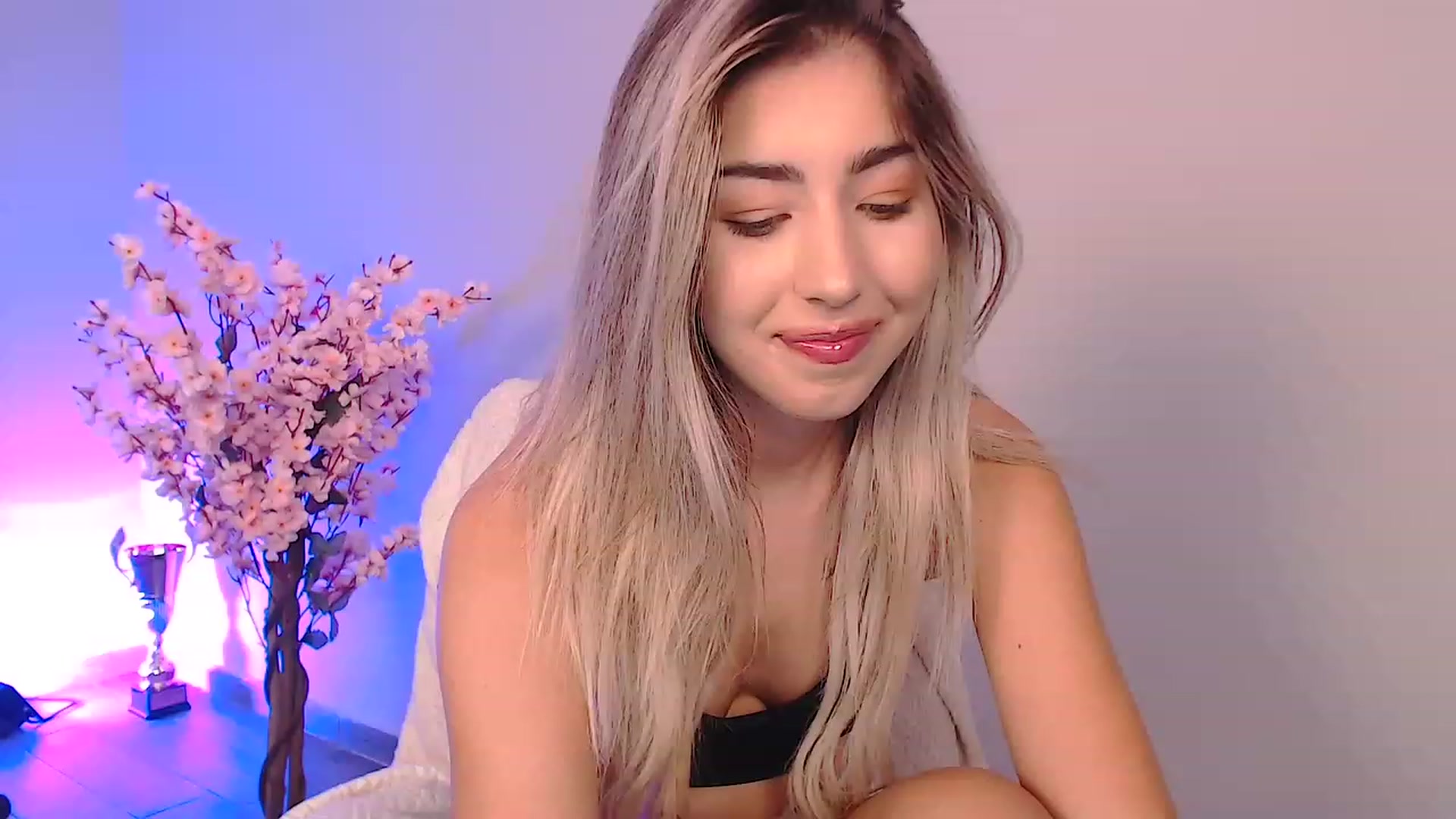 Gallery image thumbnail from SinfullKaty's myfreecams stream on, 10/04/2023, 15:25 image 13 of 20