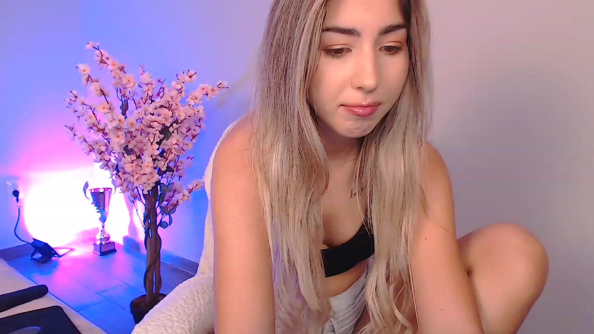 Gallery image thumbnail from SinfullKaty's myfreecams stream on, 10/04/2023, 15:25 image 16 of 20