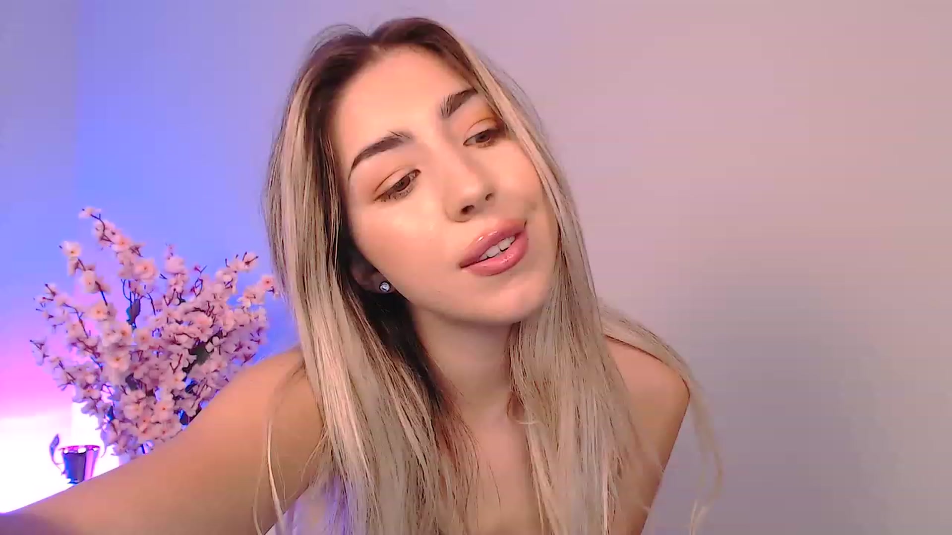 Gallery image thumbnail from SinfullKaty's myfreecams stream on, 10/04/2023, 17:00 image 7 of 20