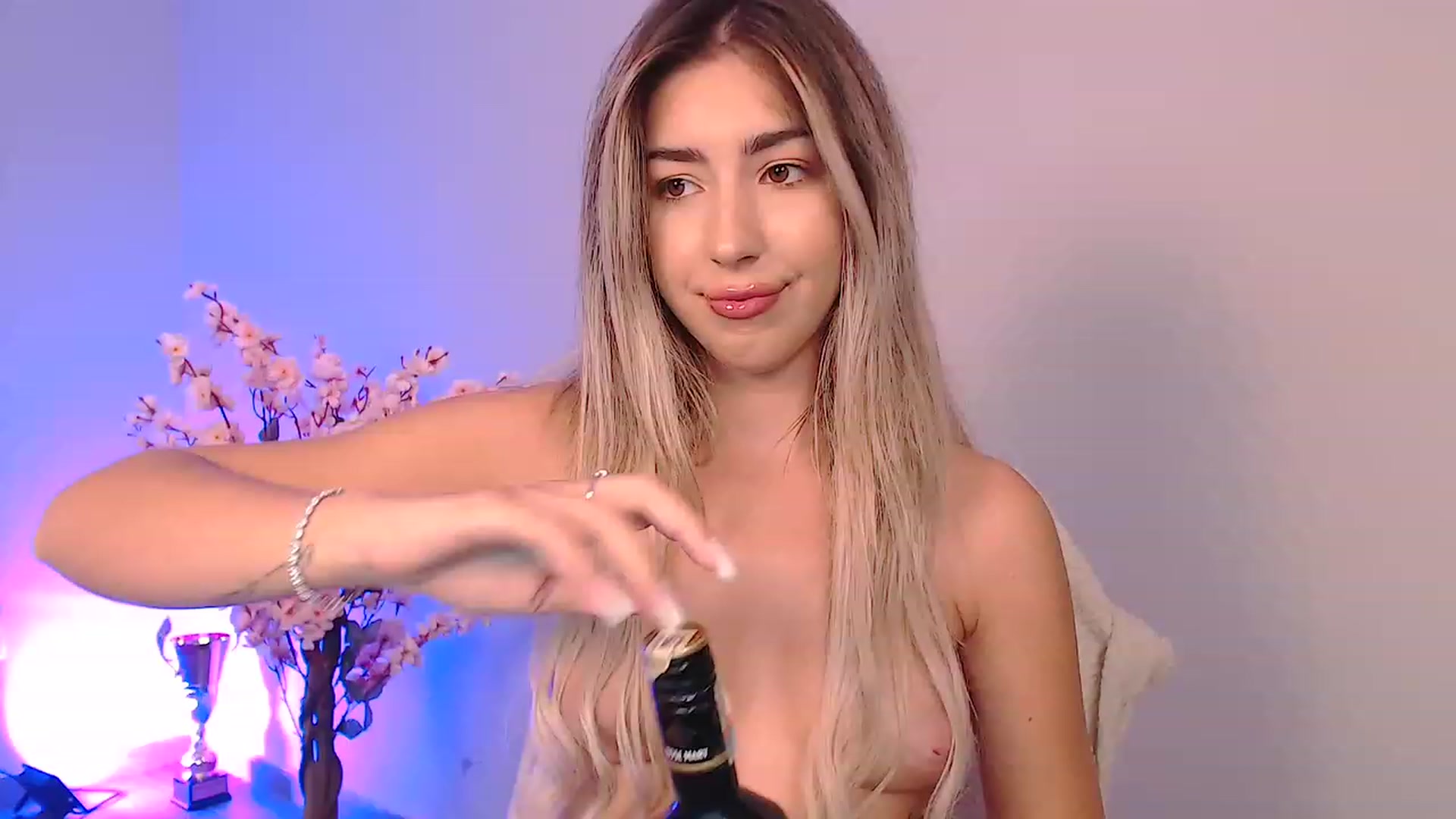 Gallery image thumbnail from SinfullKaty's myfreecams stream on, 10/04/2023, 17:00 image 15 of 20