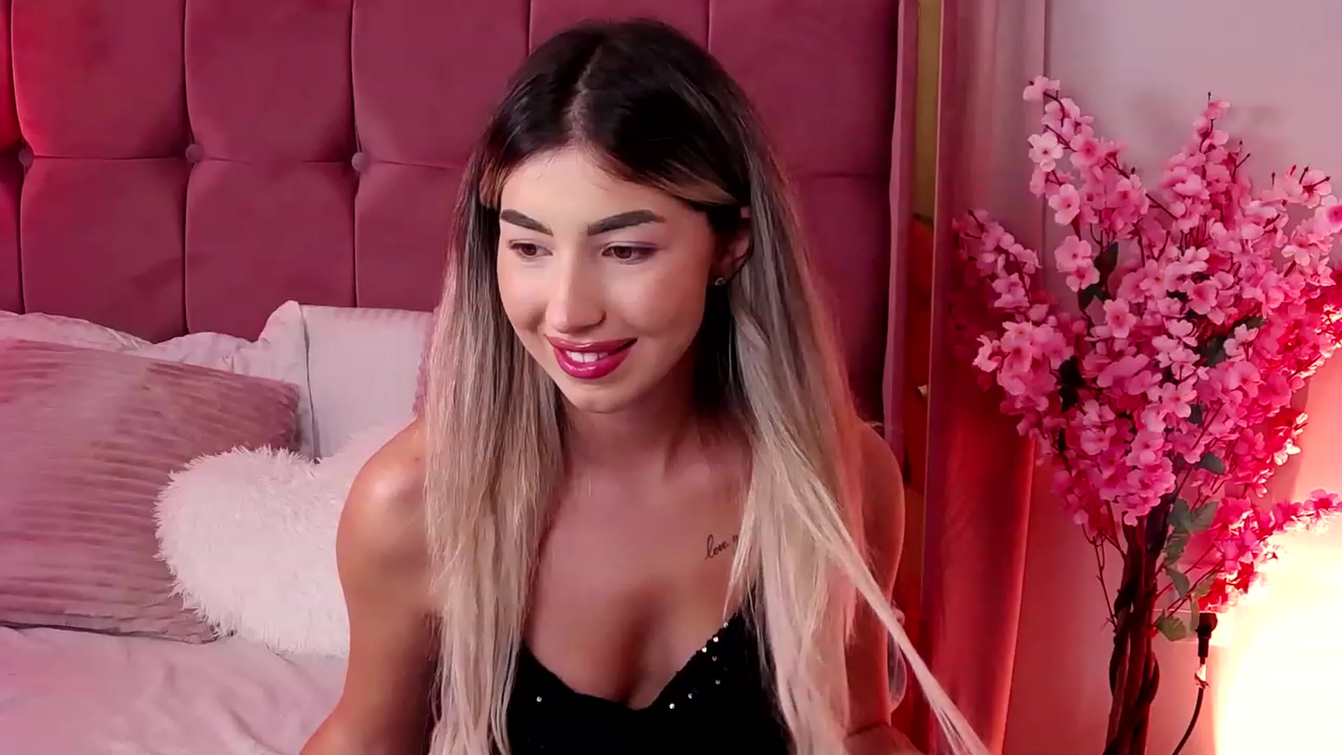 Gallery image thumbnail from SinfullKaty's myfreecams stream on, 10/05/2023, 17:37 image 11 of 20