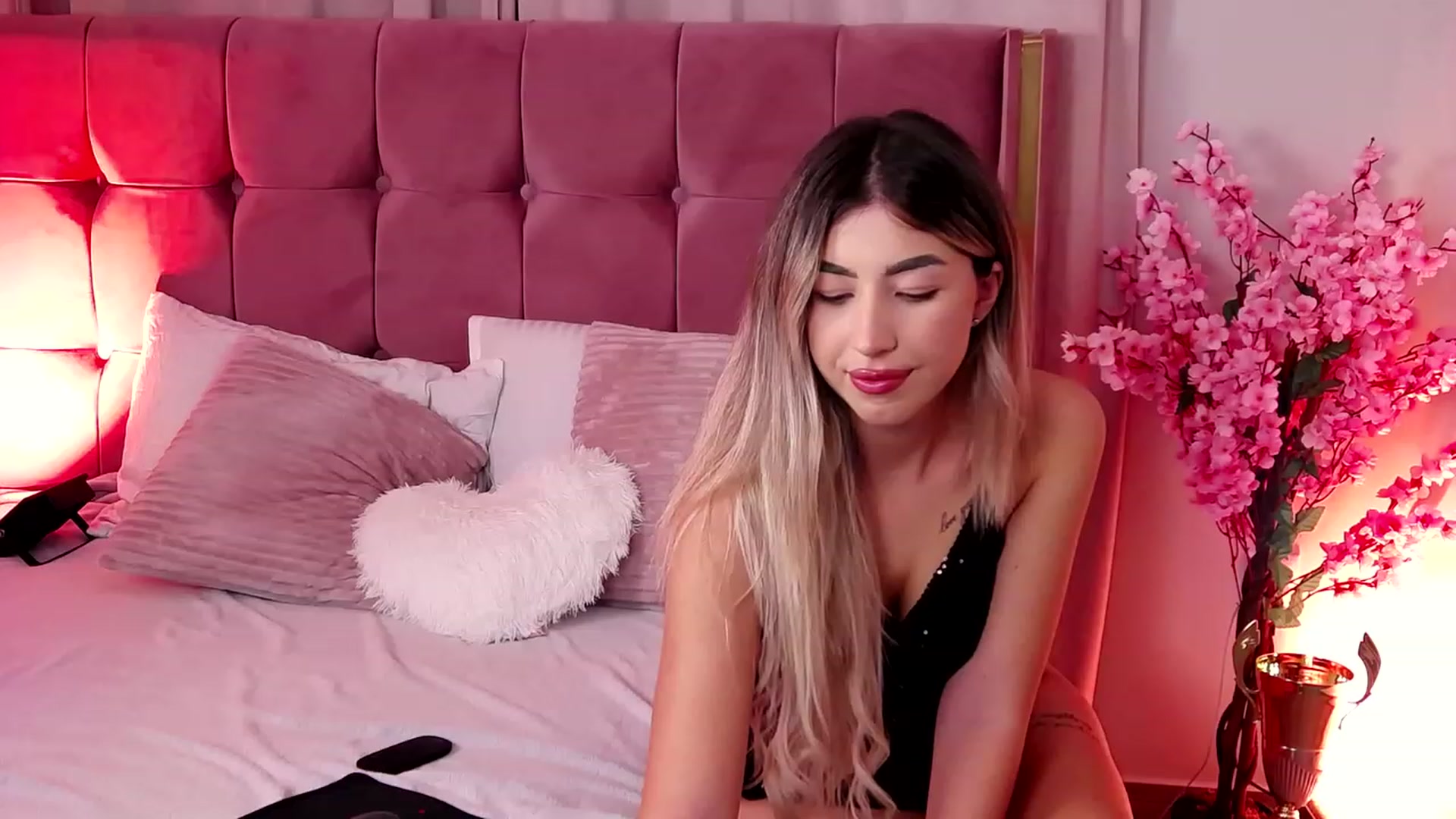 Gallery image thumbnail from SinfullKaty's myfreecams stream on, 10/05/2023, 17:37 image 12 of 20