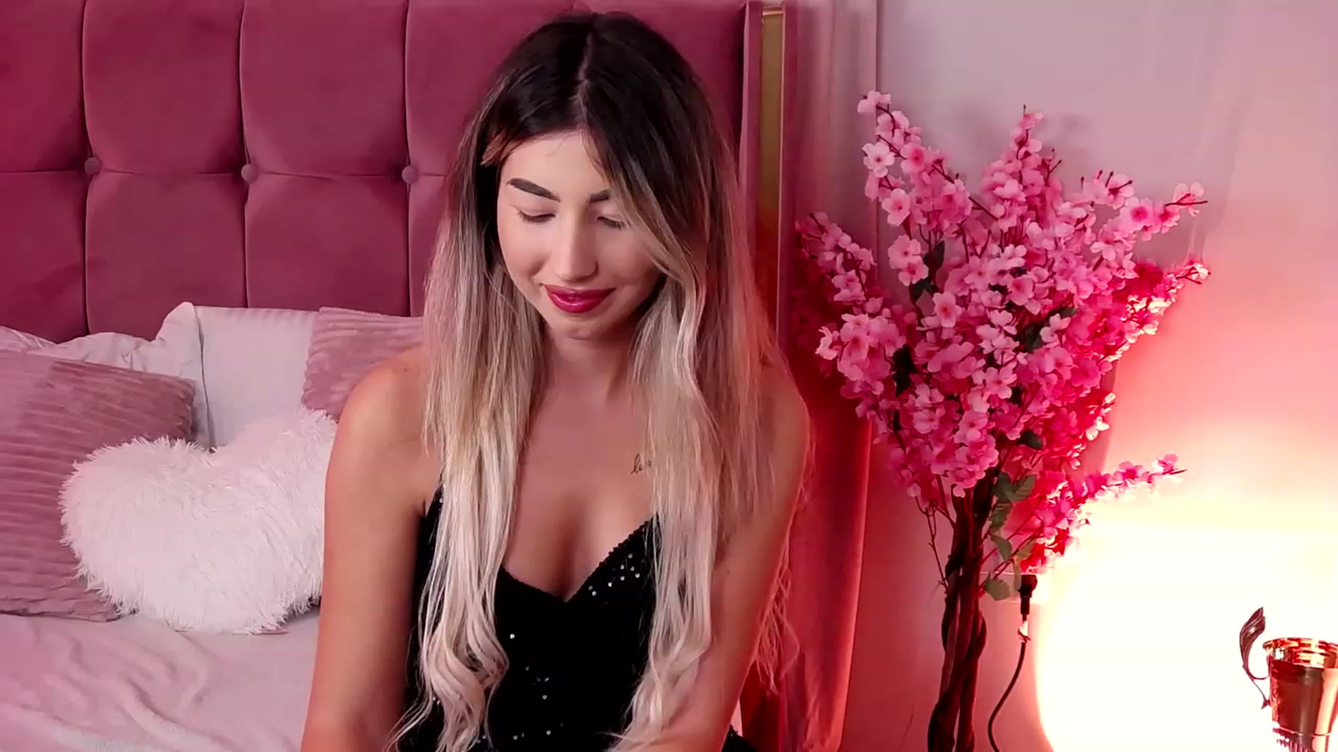 Gallery image thumbnail from SinfullKaty's myfreecams stream on, 10/05/2023, 17:37 image 10 of 20