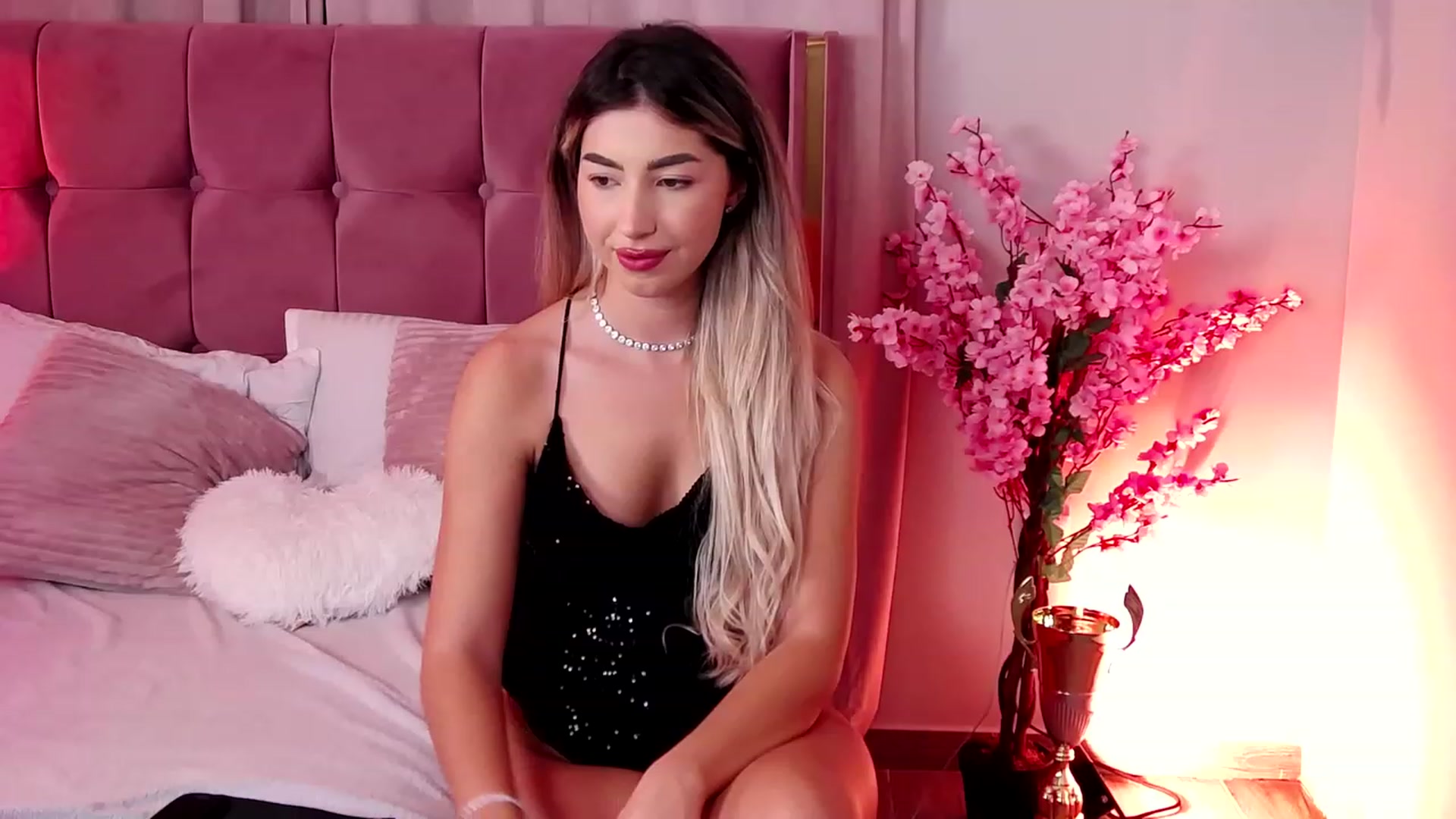 Gallery image thumbnail from SinfullKaty's myfreecams stream on, 10/05/2023, 17:37 image 16 of 20