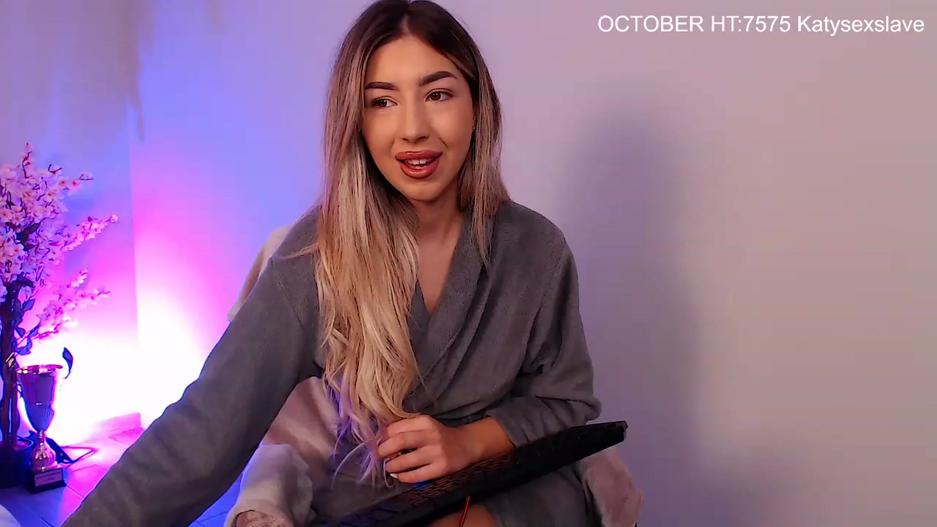 Gallery image thumbnail from SinfullKaty's myfreecams stream on, 10/08/2023, 11:20 image 7 of 20