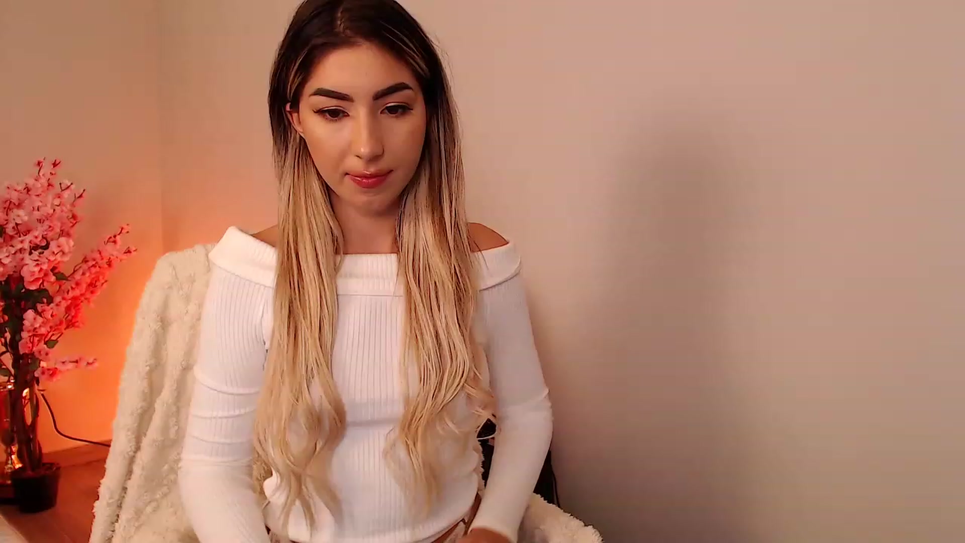 Gallery image thumbnail from SinfullKaty's myfreecams stream on, 10/12/2023, 18:50 image 5 of 20