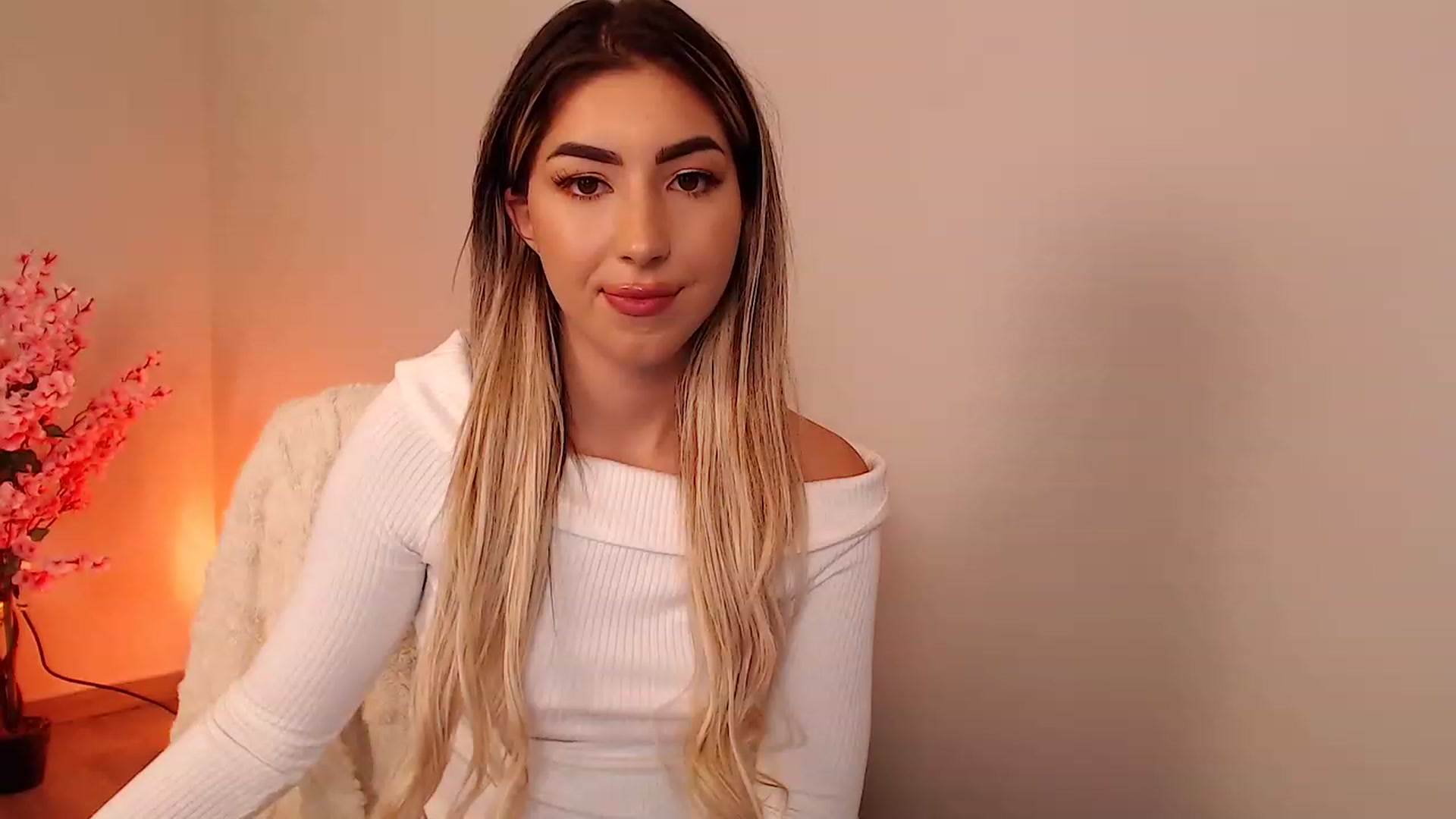 Gallery image thumbnail from SinfullKaty's myfreecams stream on, 10/12/2023, 18:50 image 14 of 20