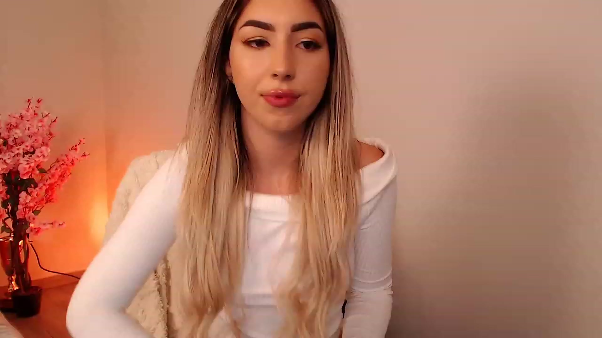 Gallery image thumbnail from SinfullKaty's myfreecams stream on, 10/12/2023, 18:50 image 20 of 20
