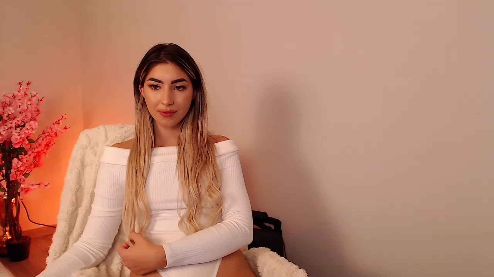 Gallery image thumbnail from SinfullKaty's myfreecams stream on, 10/12/2023, 18:50 image 2 of 20