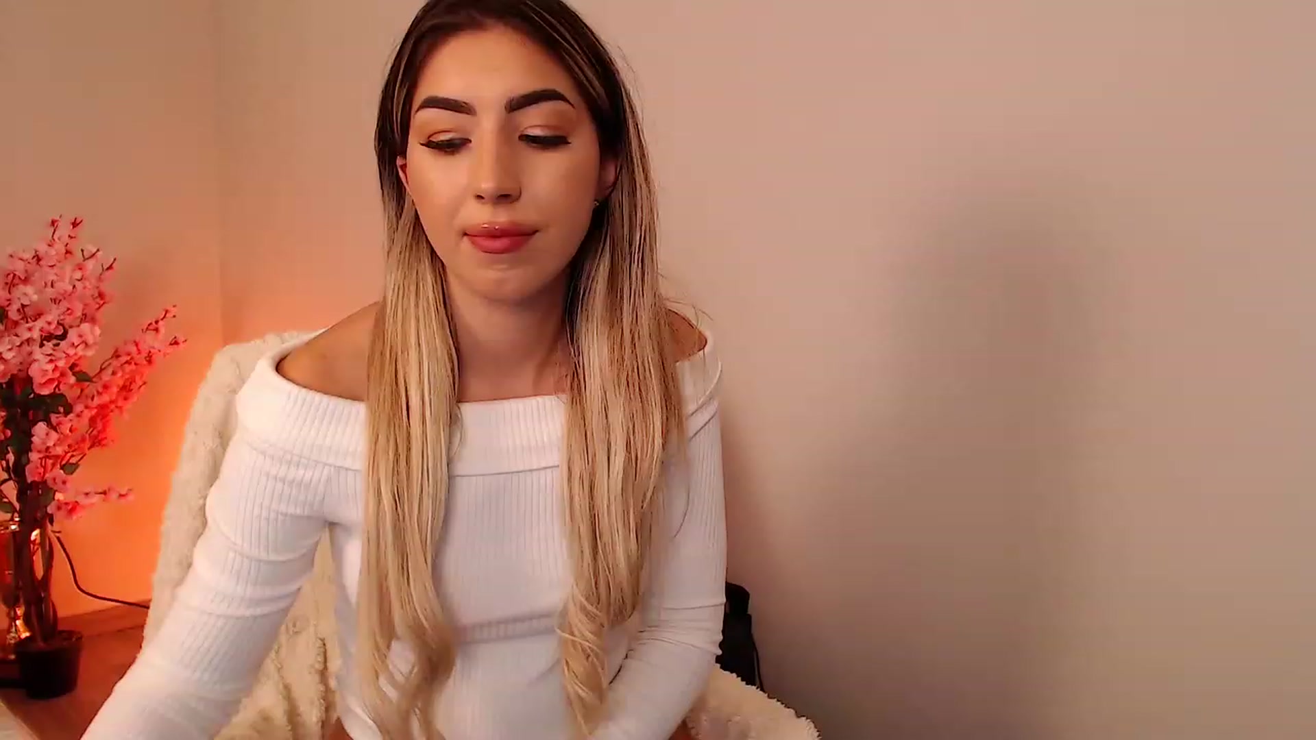 Gallery image thumbnail from SinfullKaty's myfreecams stream on, 10/12/2023, 18:50 image 1 of 20