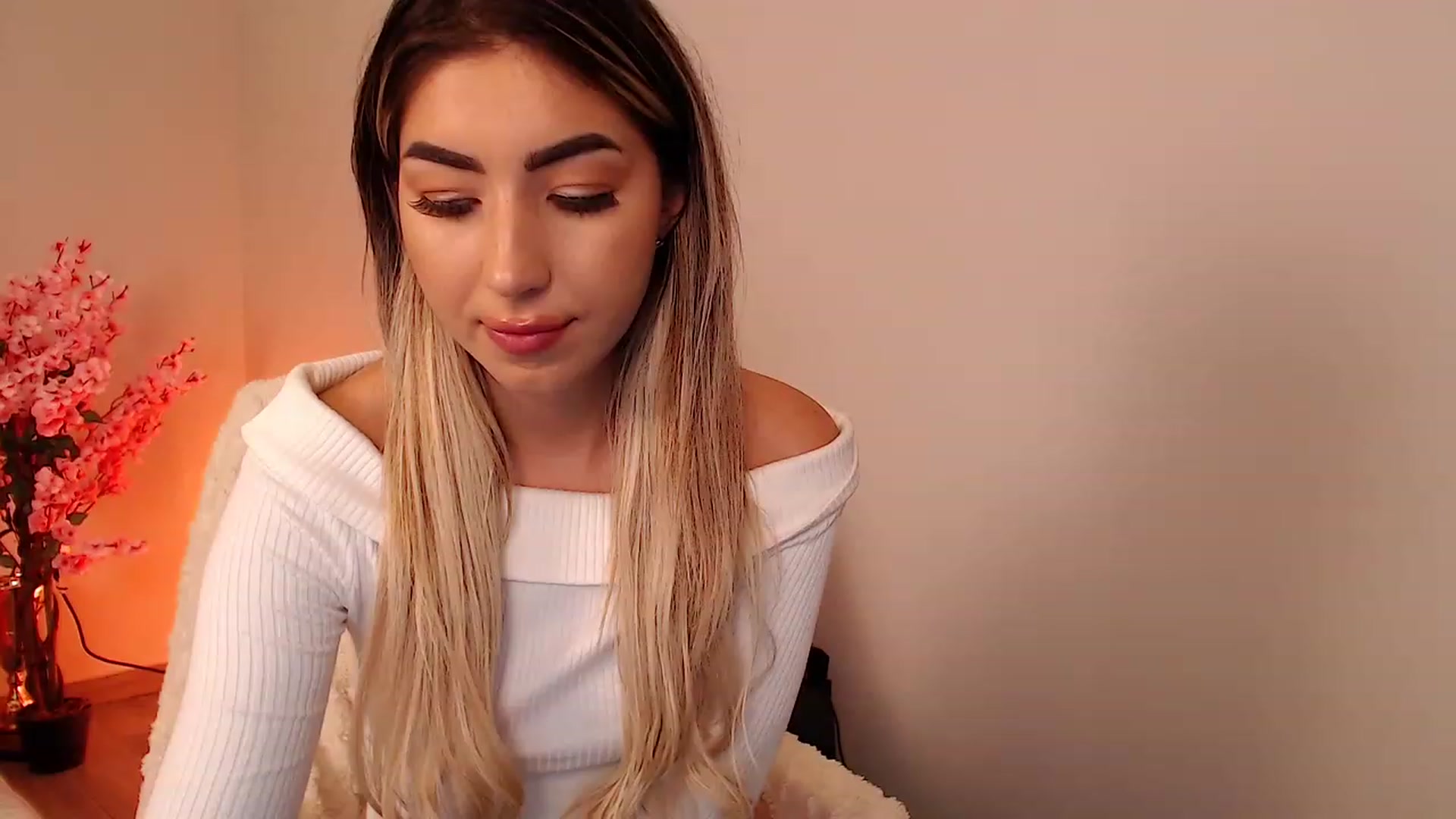 Gallery image thumbnail from SinfullKaty's myfreecams stream on, 10/12/2023, 18:50 image 7 of 20