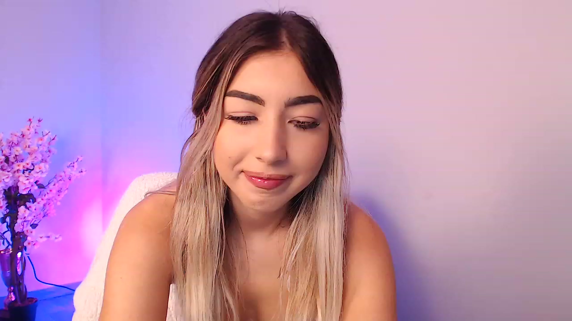 Gallery image thumbnail from SinfullKaty's myfreecams stream on, 10/16/2023, 08:12 image 10 of 20