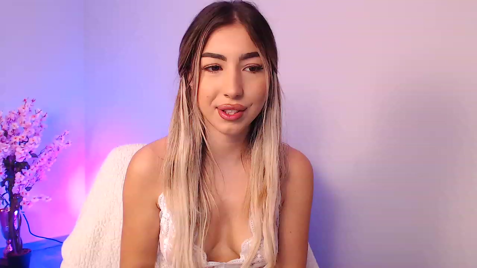 Gallery image thumbnail from SinfullKaty's myfreecams stream on, 10/16/2023, 08:12 image 15 of 20