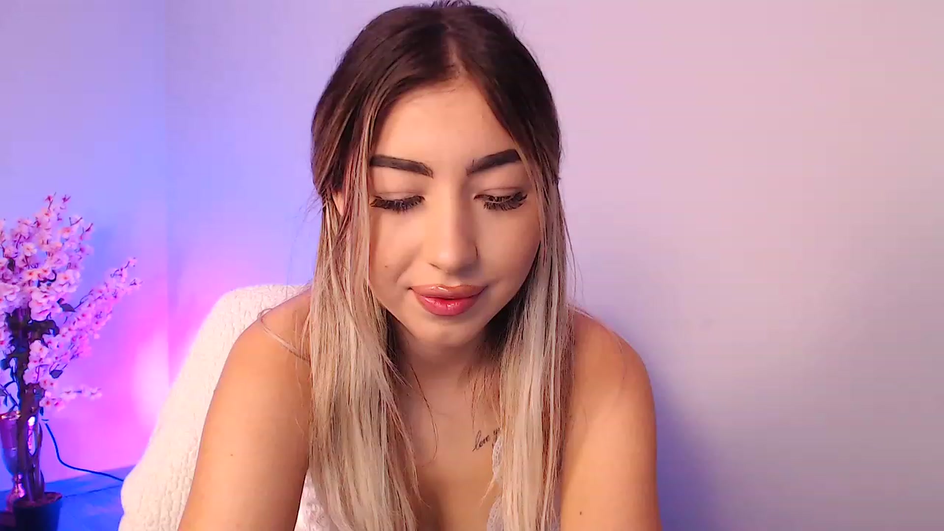Gallery image thumbnail from SinfullKaty's myfreecams stream on, 10/16/2023, 08:12 image 9 of 20
