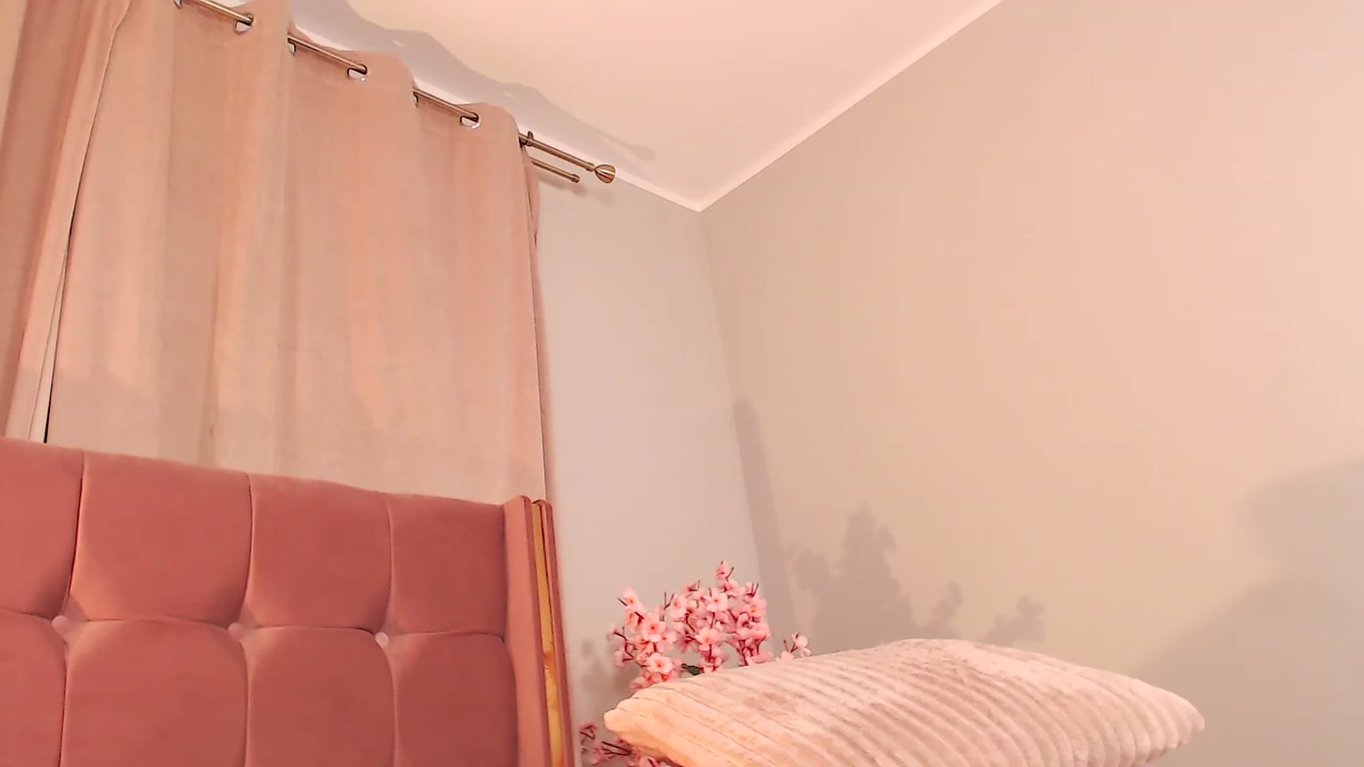 Gallery image thumbnail from SinfullKaty's myfreecams stream on, 10/20/2023, 13:29 image 13 of 20