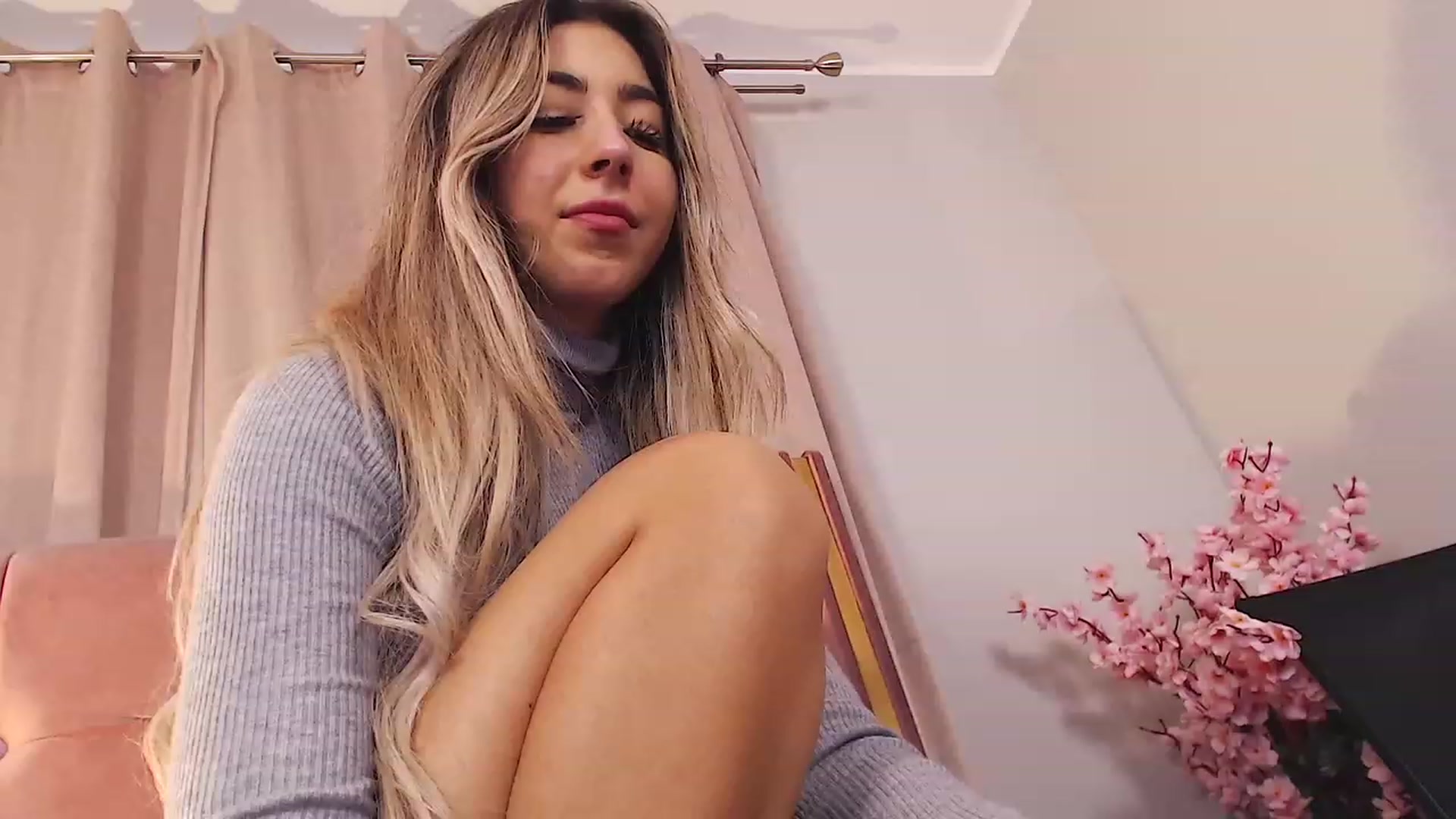Gallery image thumbnail from SinfullKaty's myfreecams stream on, 10/21/2023, 08:59 image 16 of 20