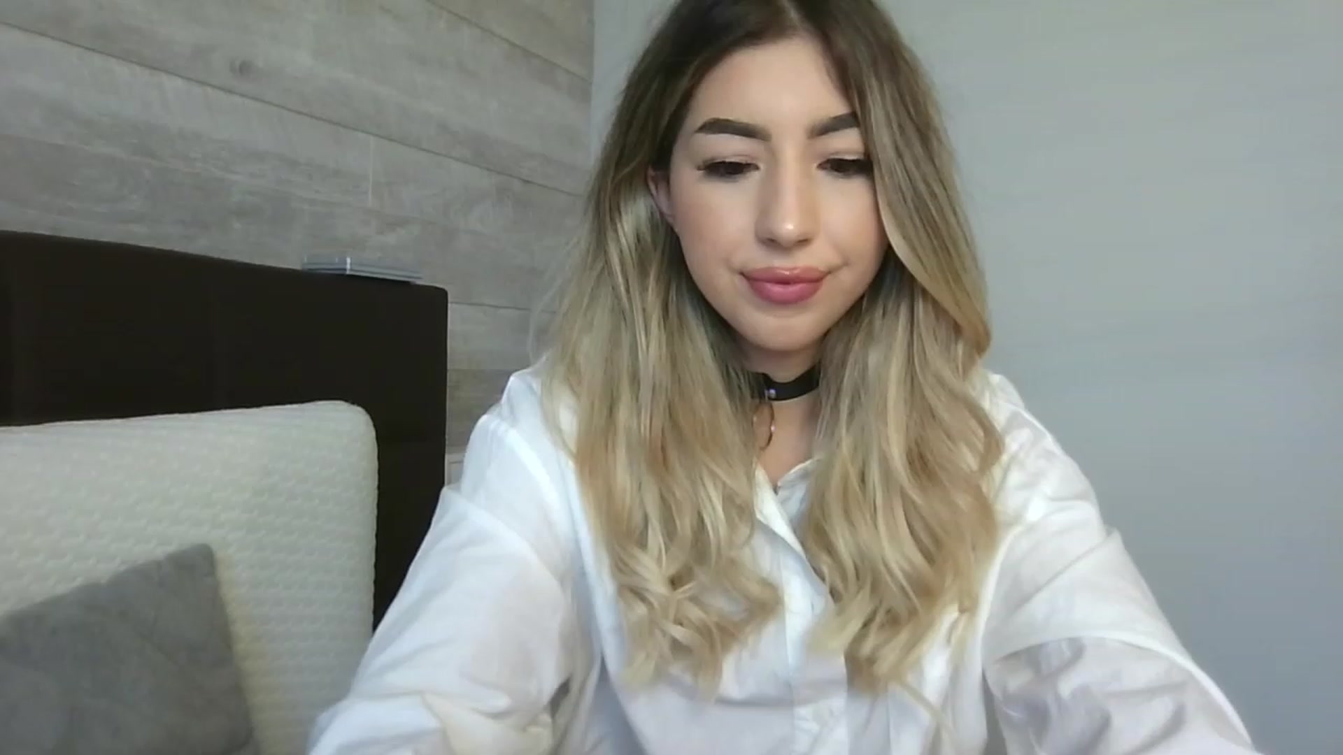 Gallery image thumbnail from SinfullKaty's myfreecams stream on, 10/31/2023, 11:41 image 11 of 20